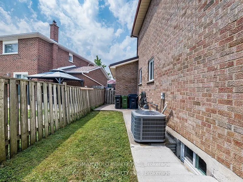 33 St. Emilion Way