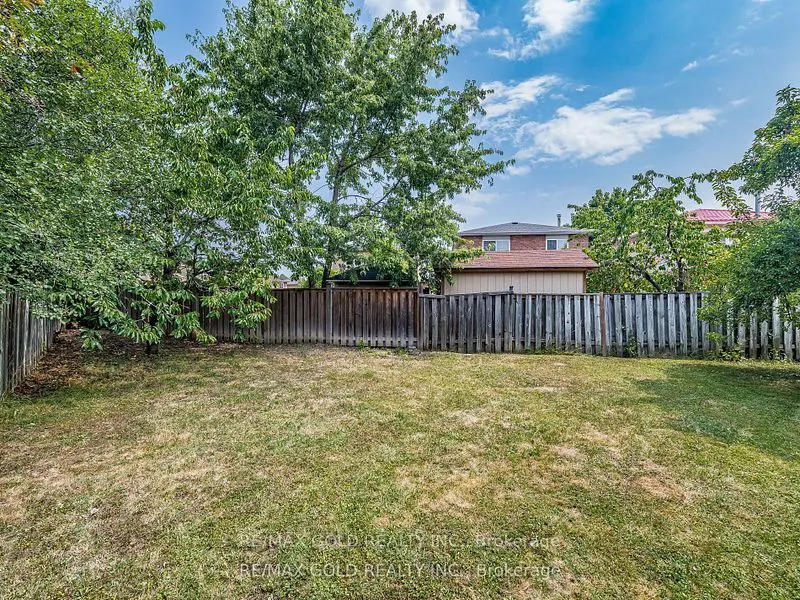 33 St. Emilion Way