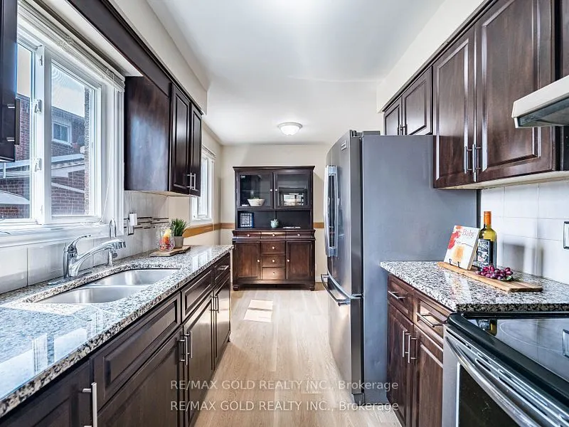 33 St. Emilion Way