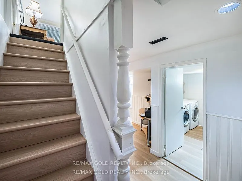 33 St. Emilion Way