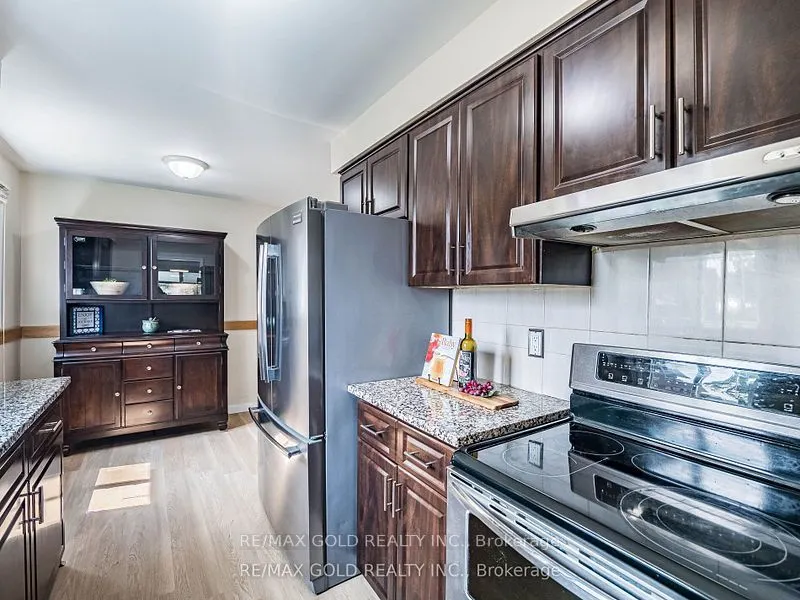 33 St. Emilion Way