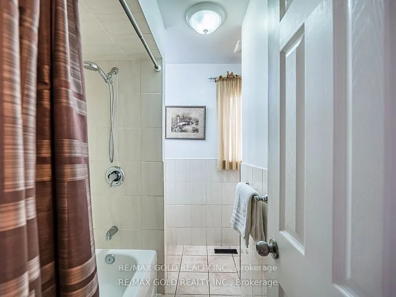 33 St. Emilion Way