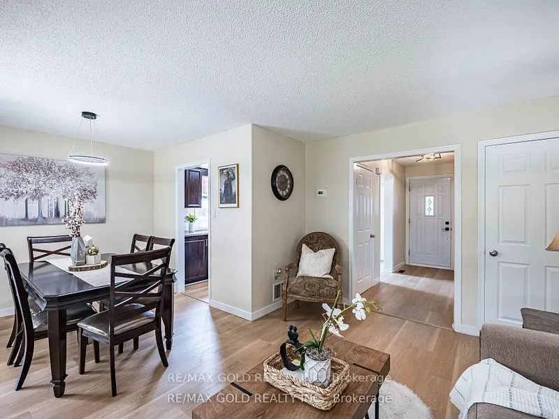 33 St. Emilion Way