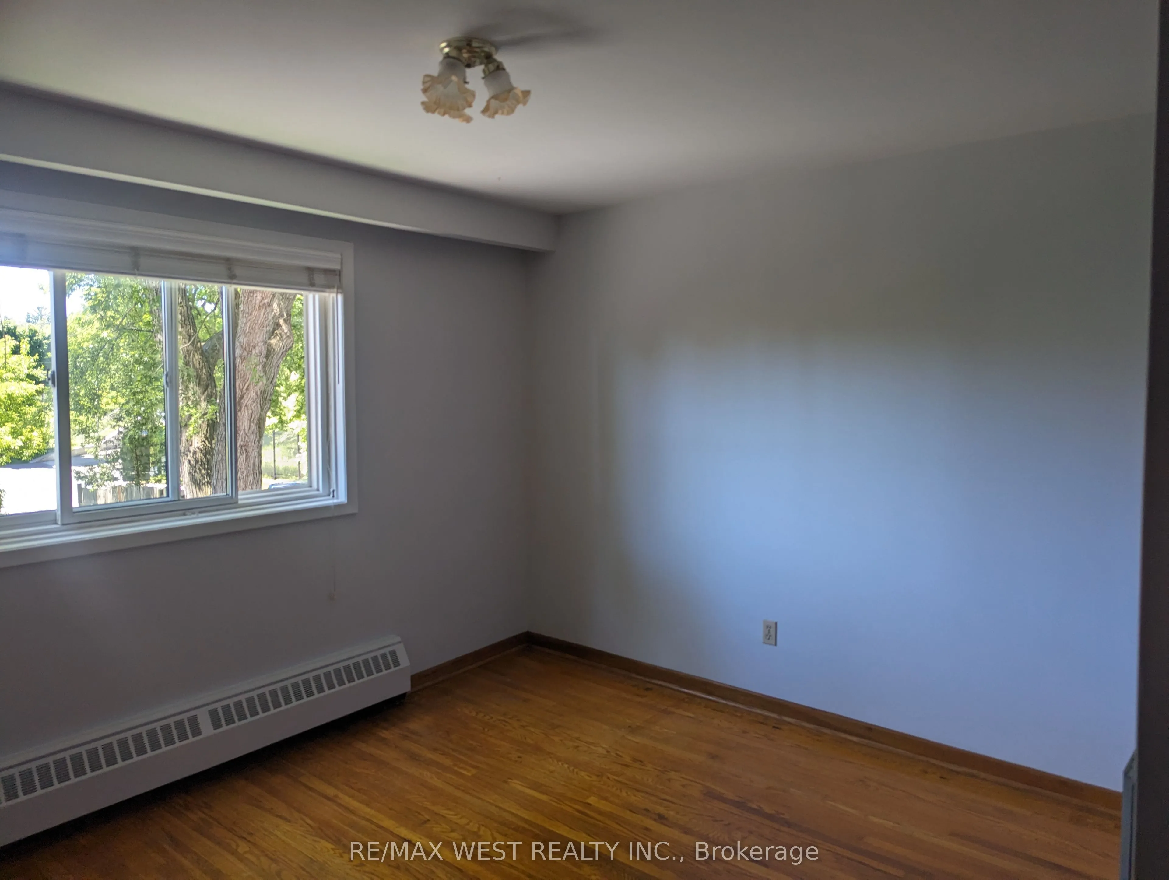 52 Peter Street N, #2