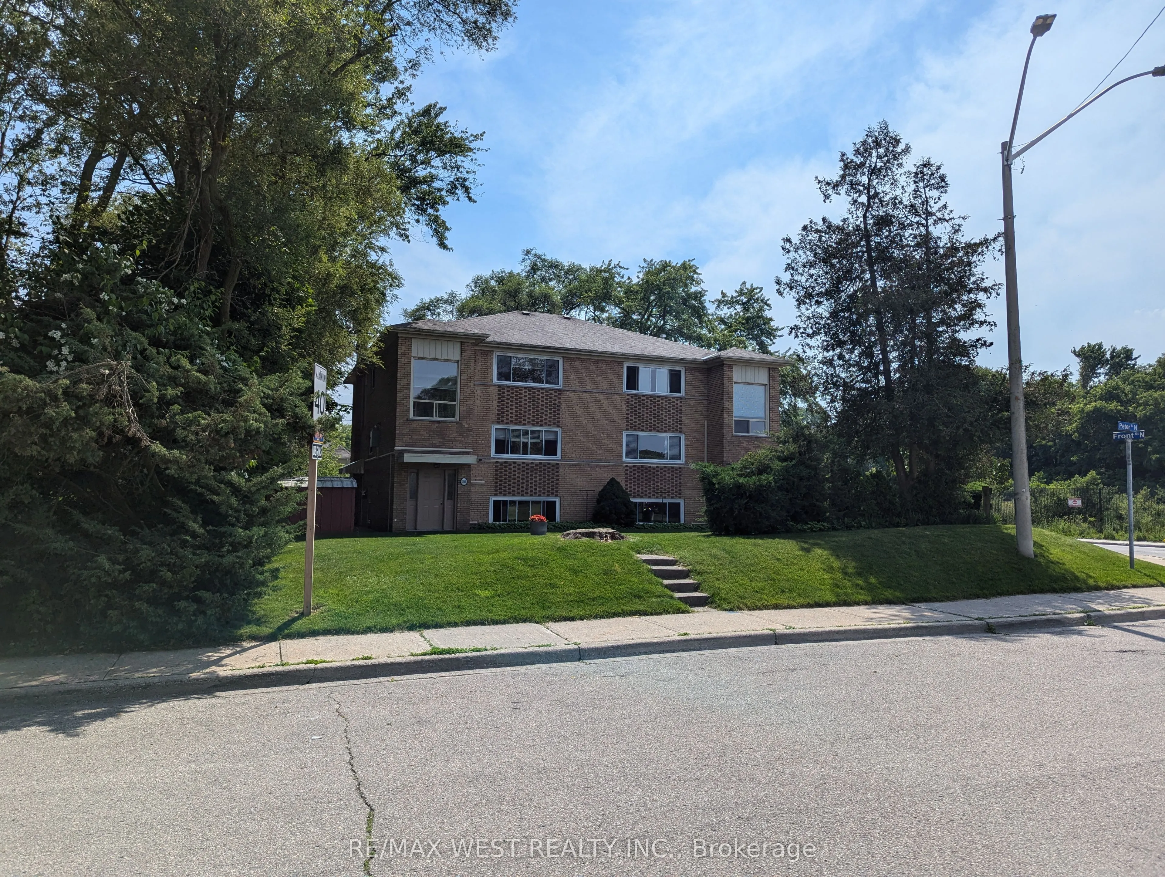 52 Peter Street N, #2