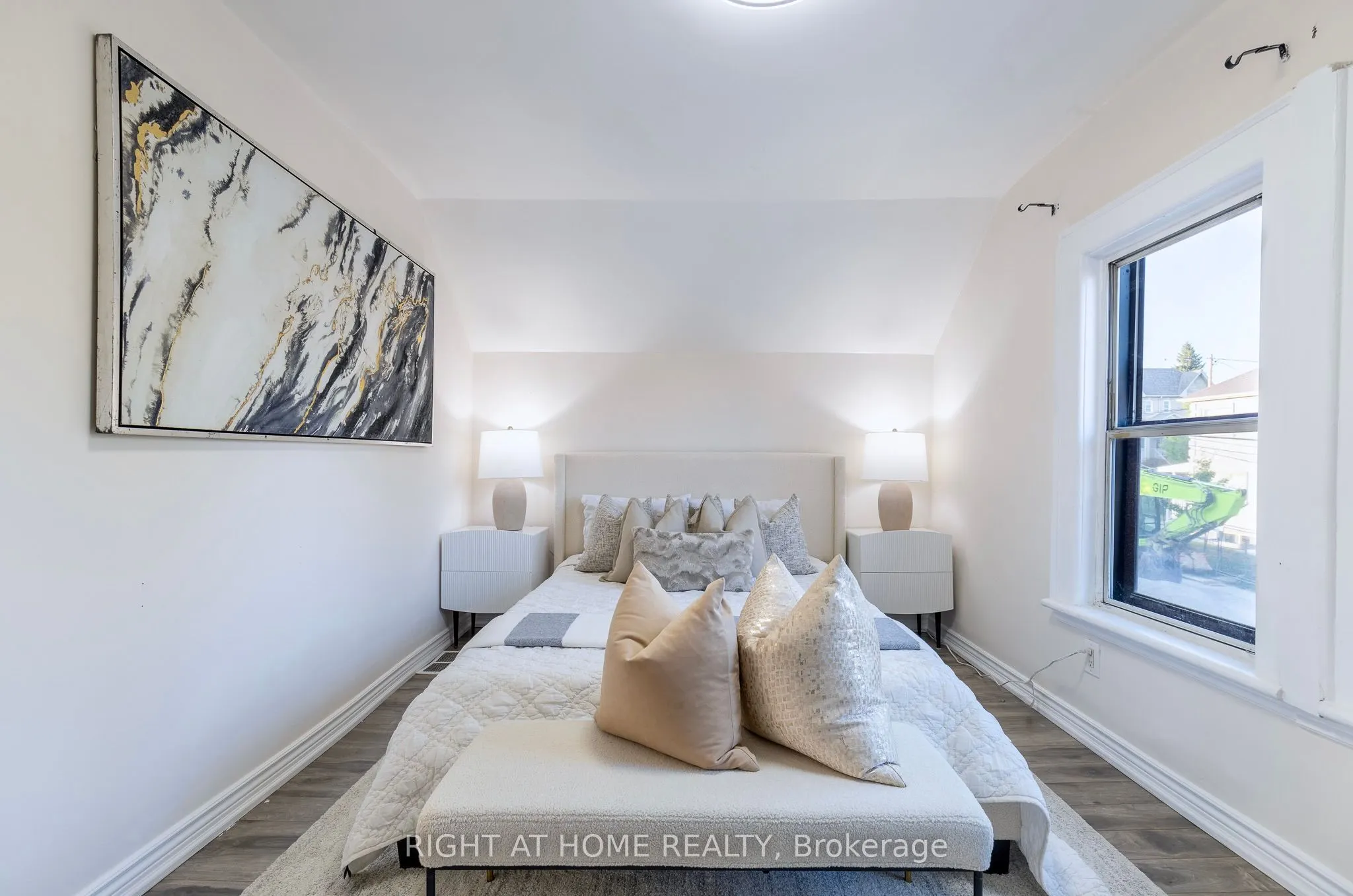 266 Earlscourt Avenue