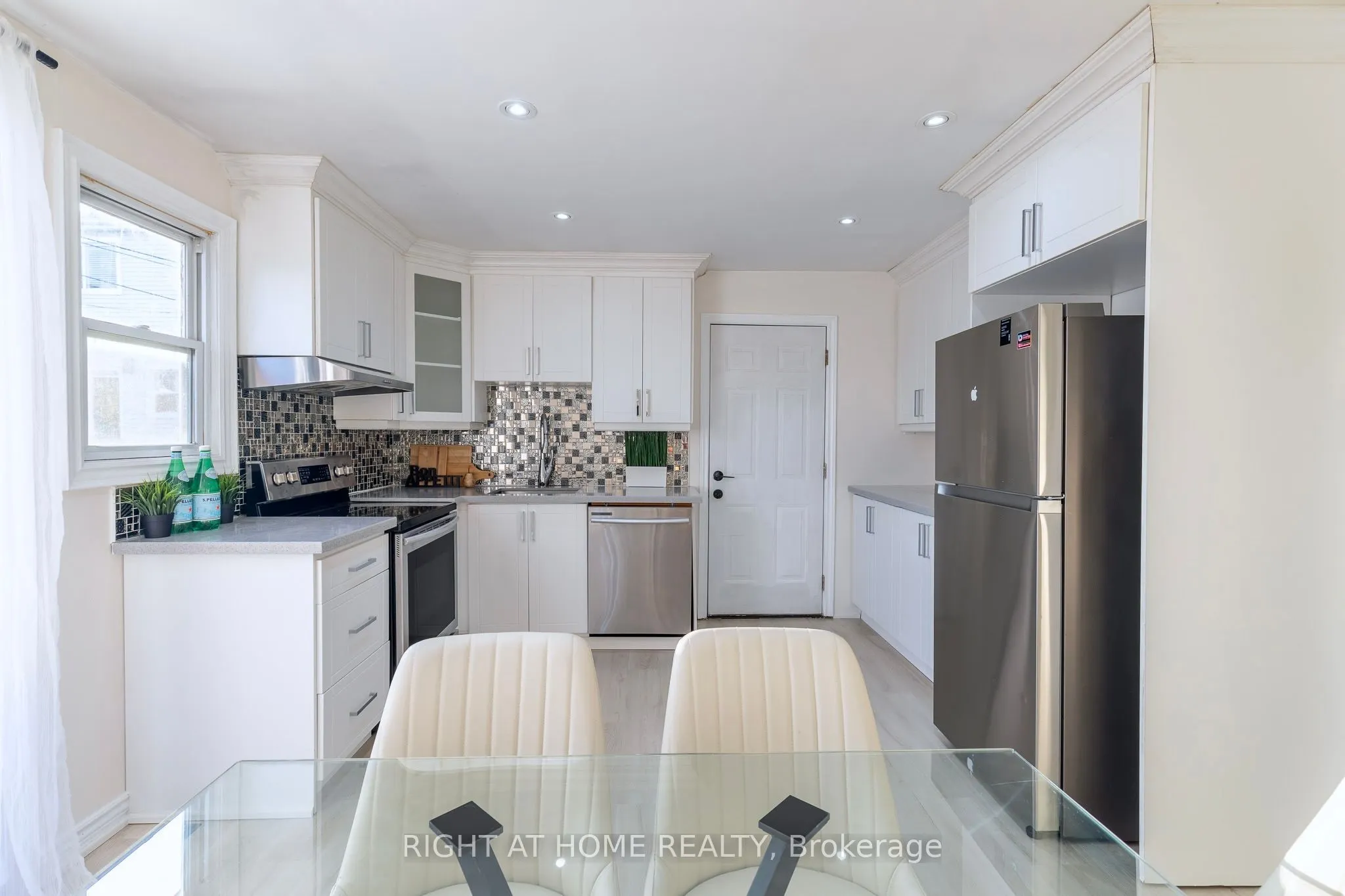 266 Earlscourt Avenue
