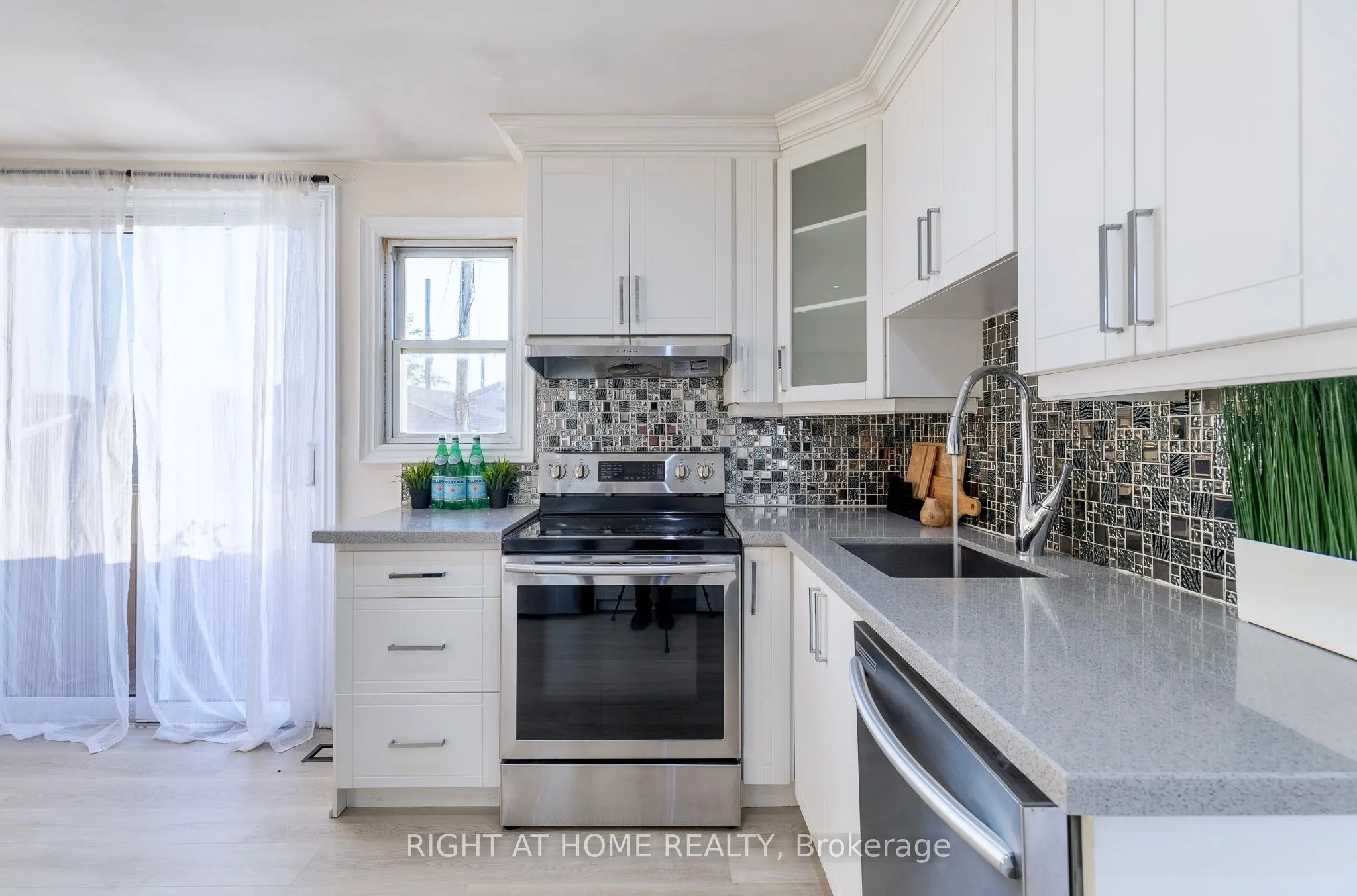 266 Earlscourt Avenue