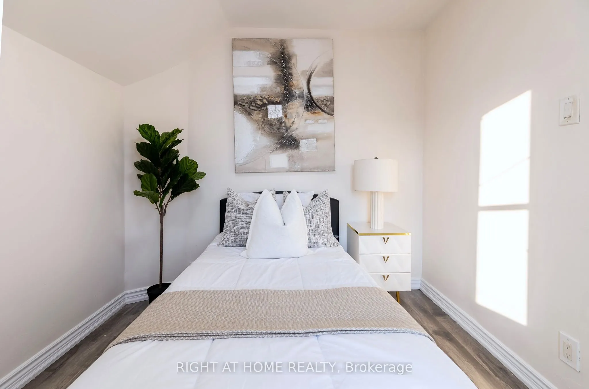 266 Earlscourt Avenue