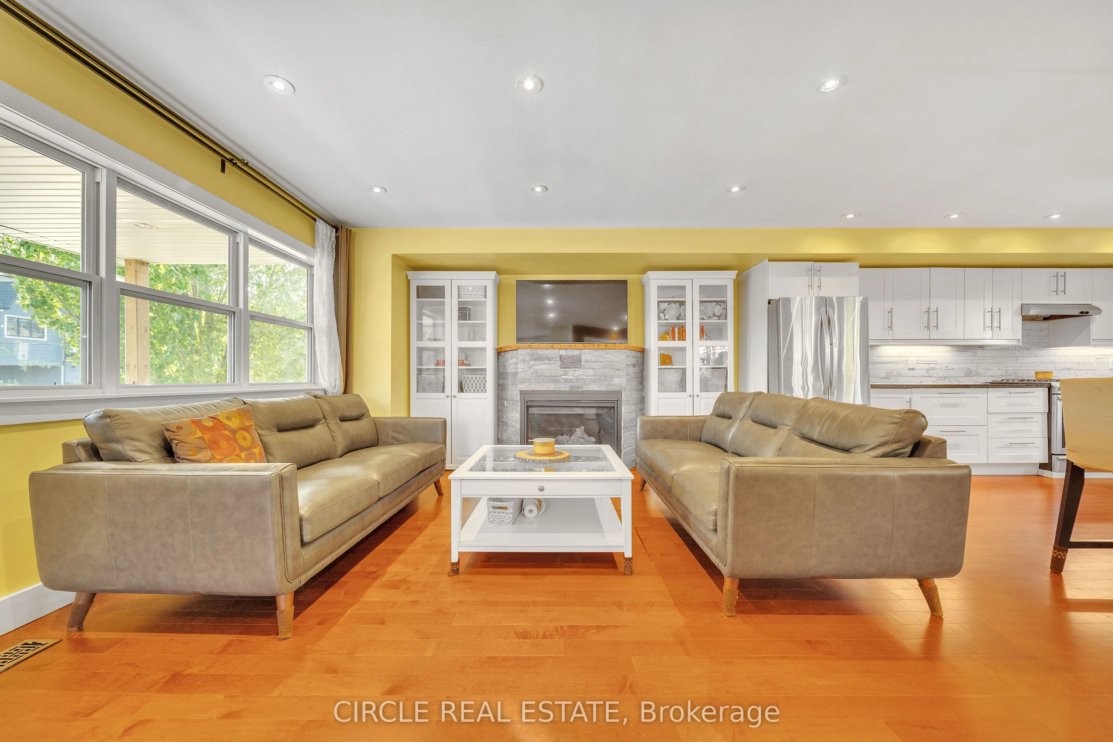 1043 Shaw Drive
