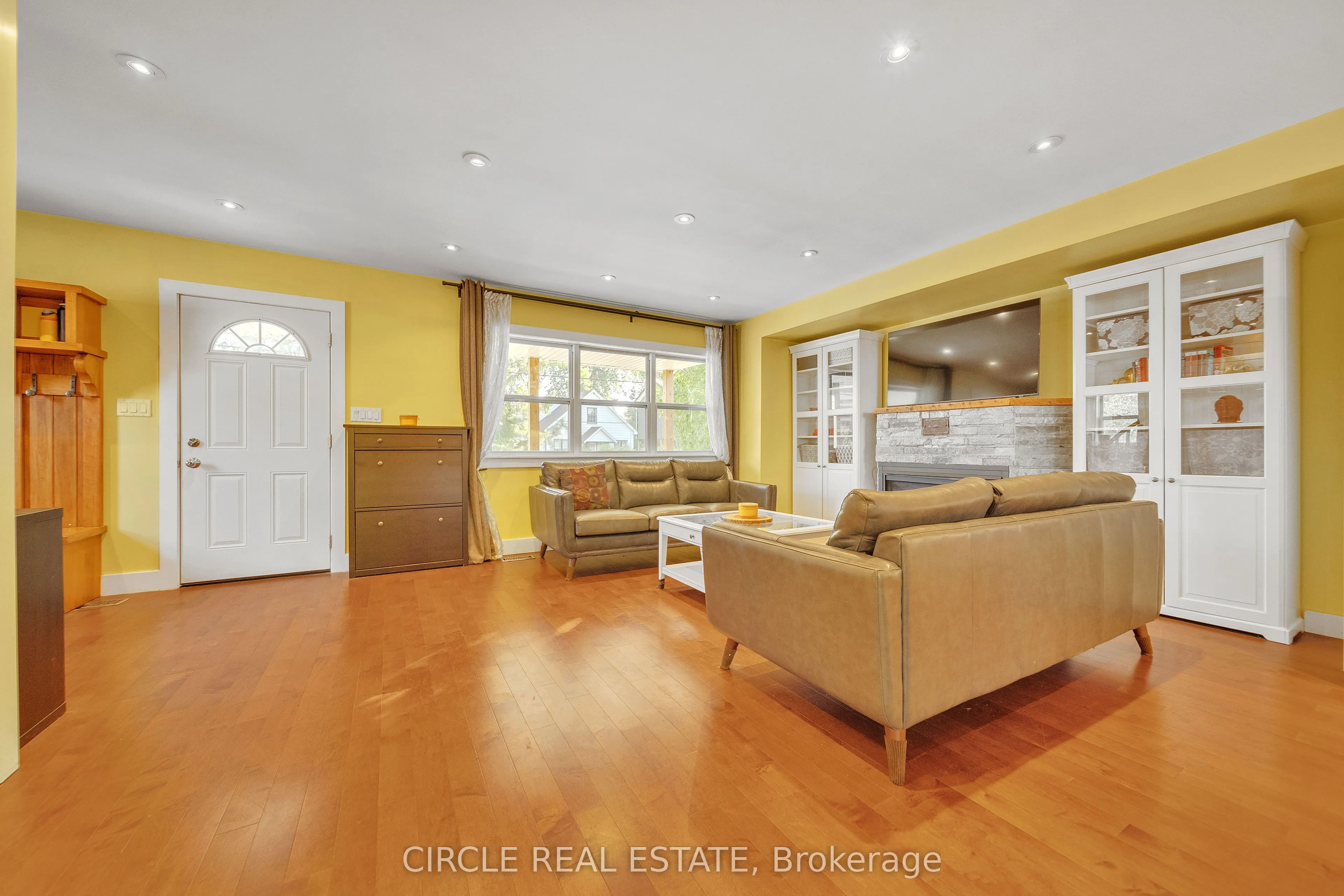 1043 Shaw Drive