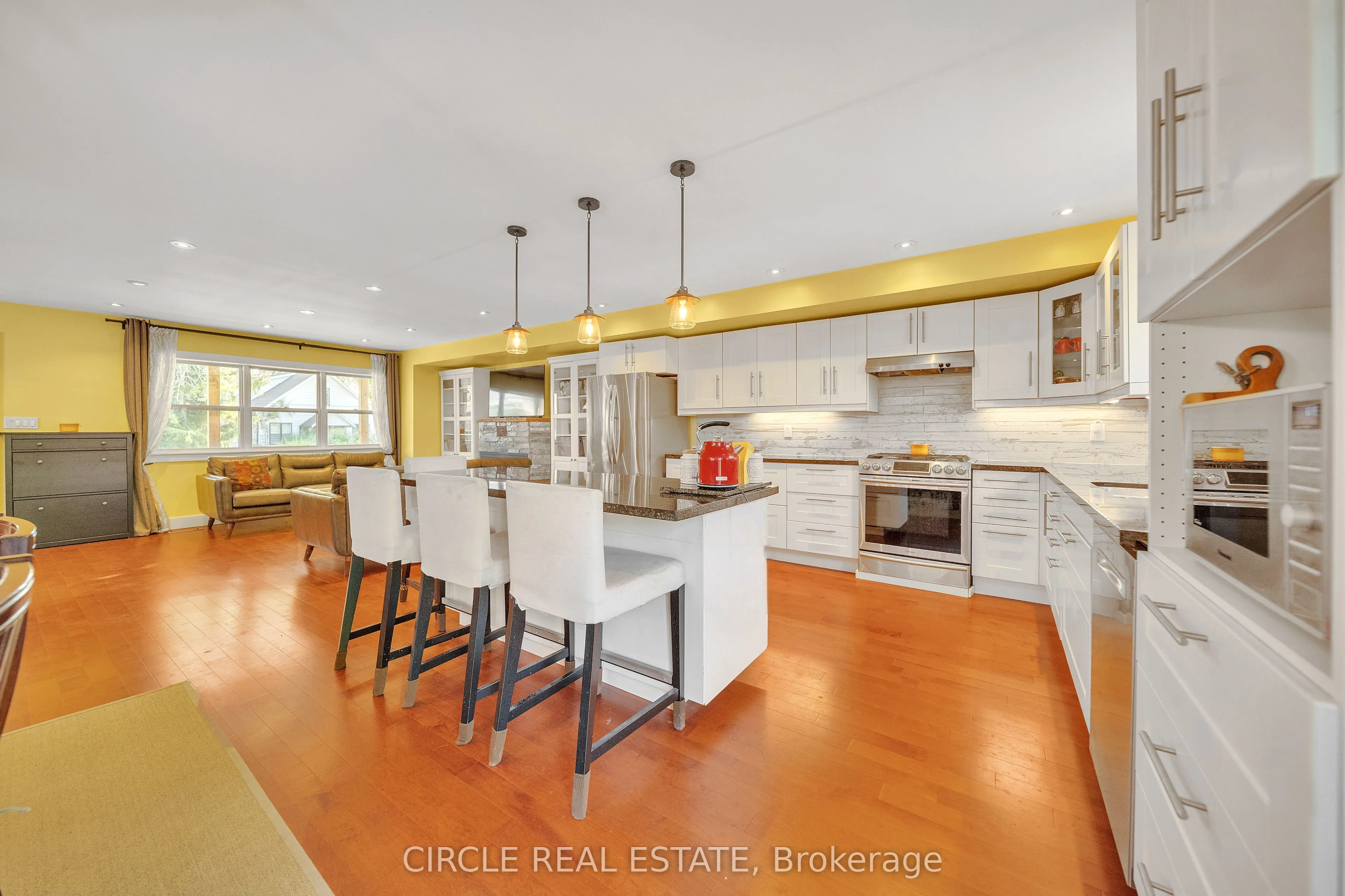 1043 Shaw Drive