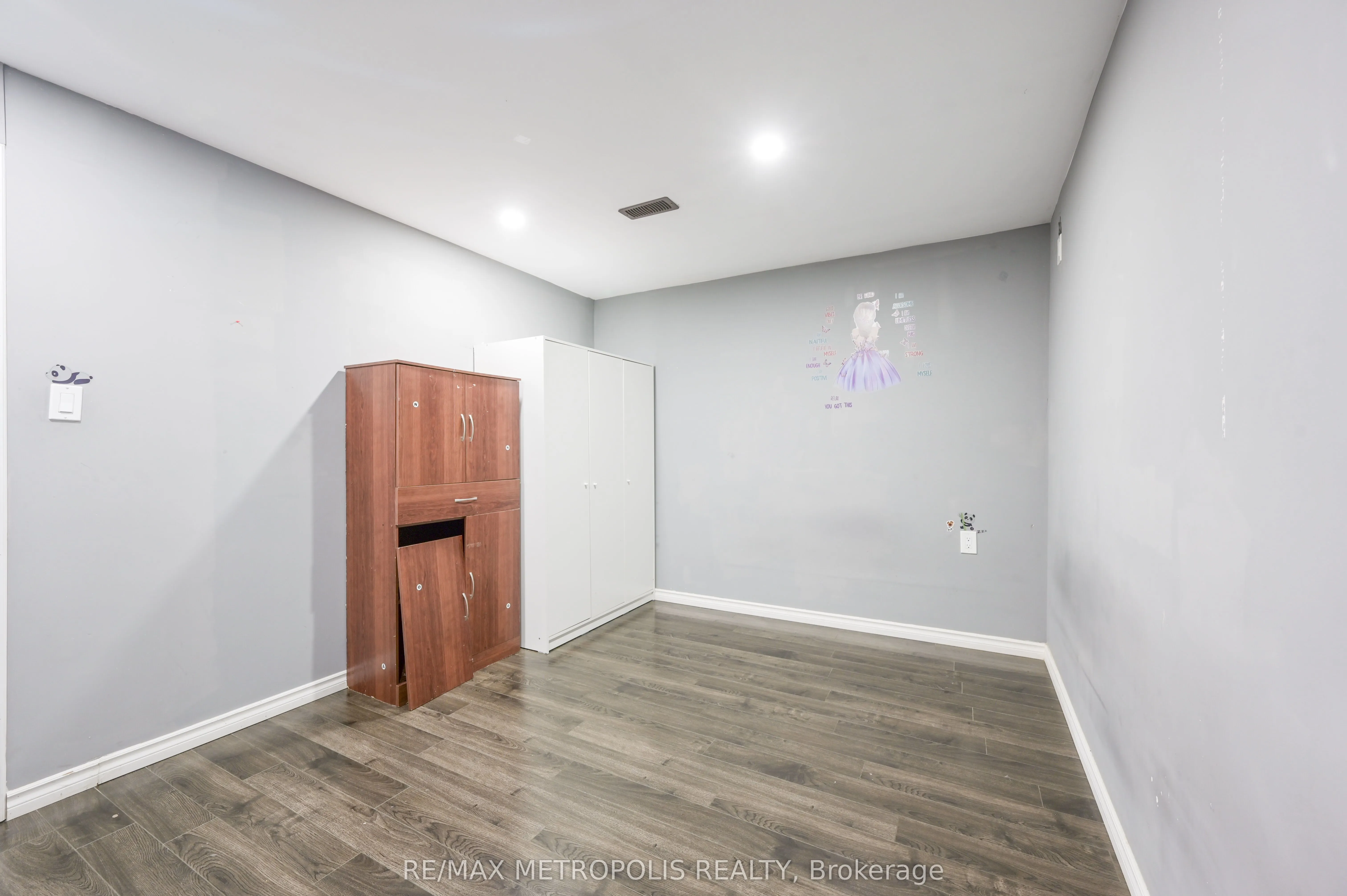 16 Giltspur Road, #BSMT