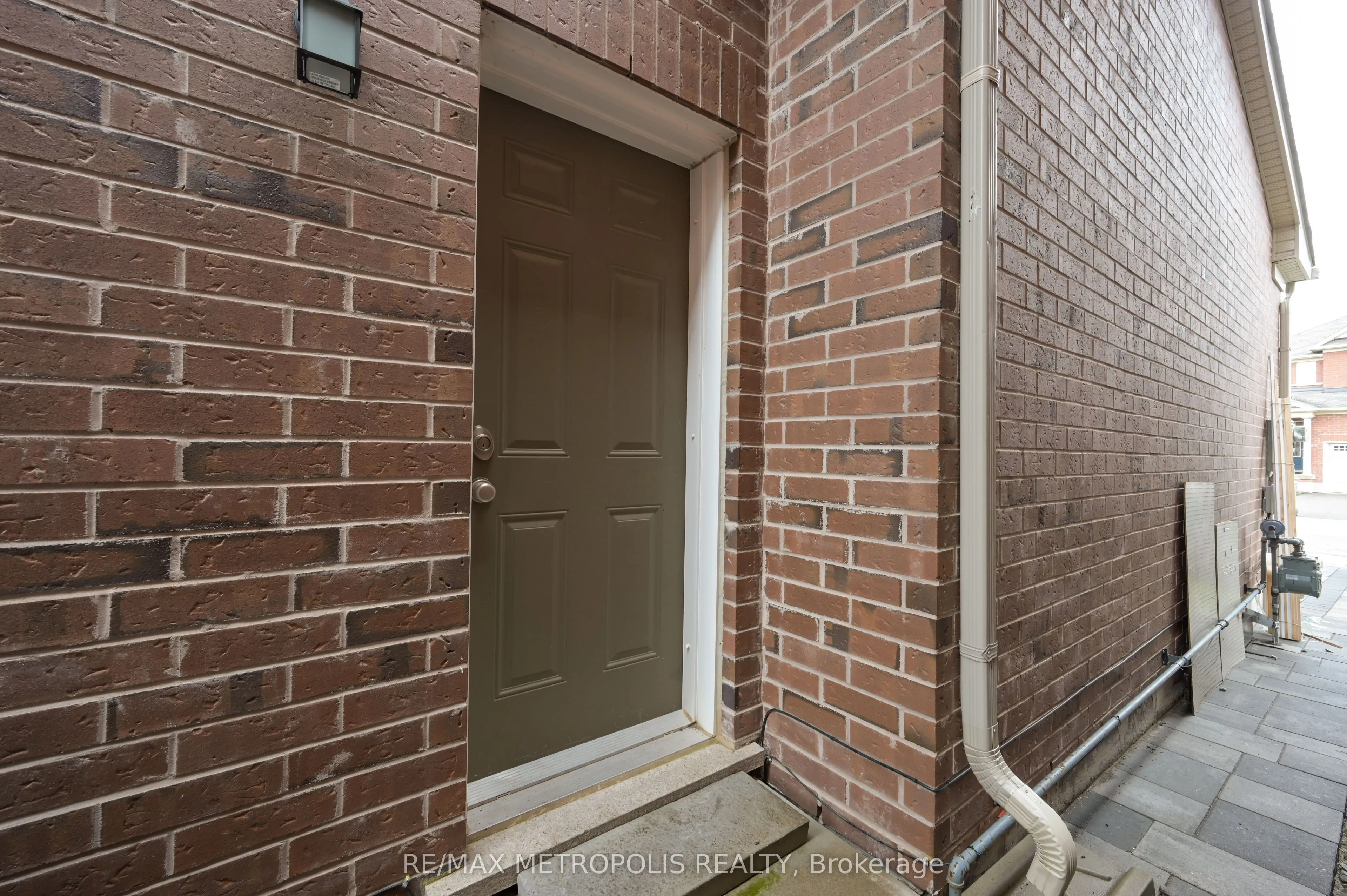 16 Giltspur Road, #BSMT