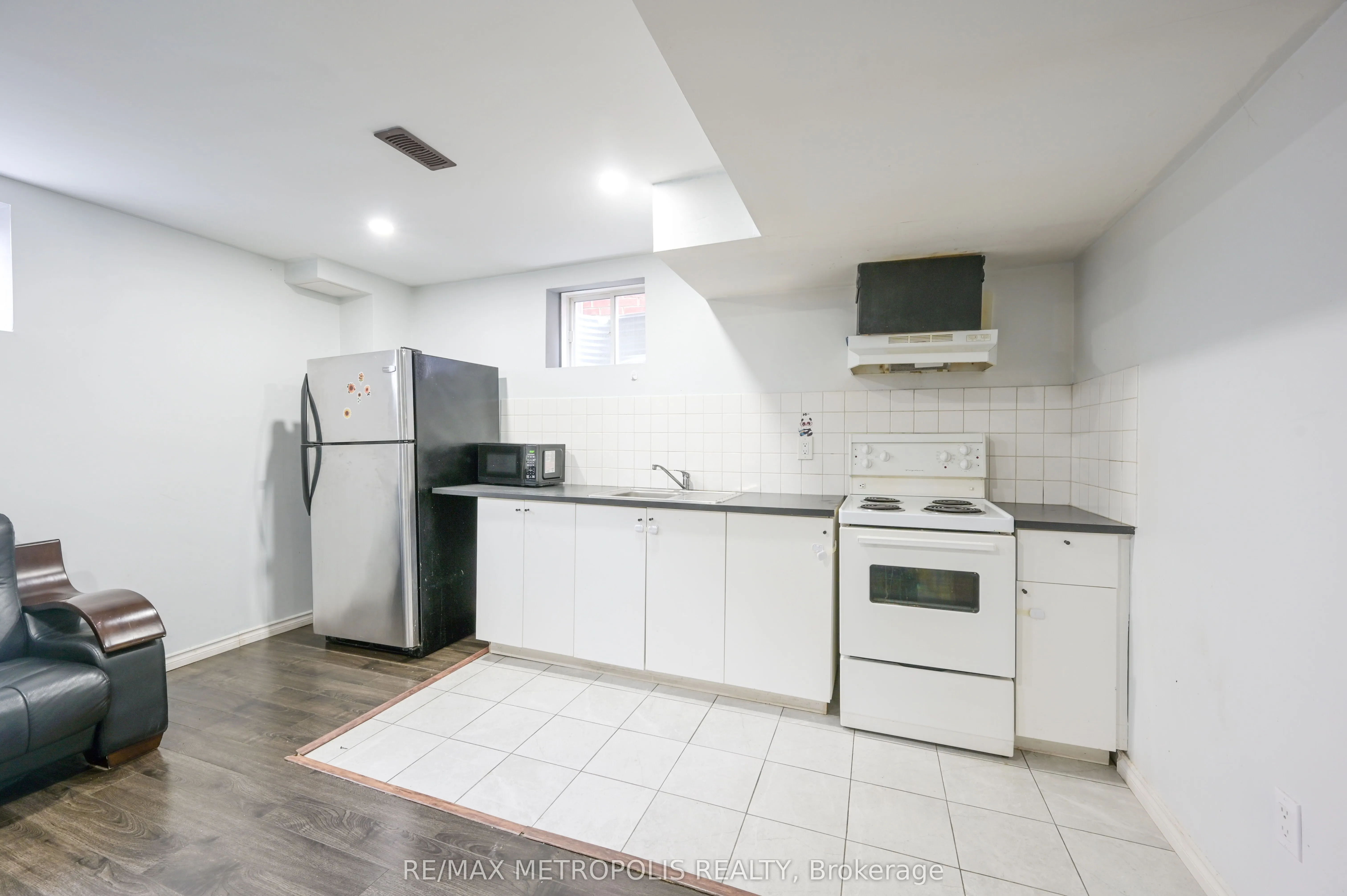 16 Giltspur Road, #BSMT