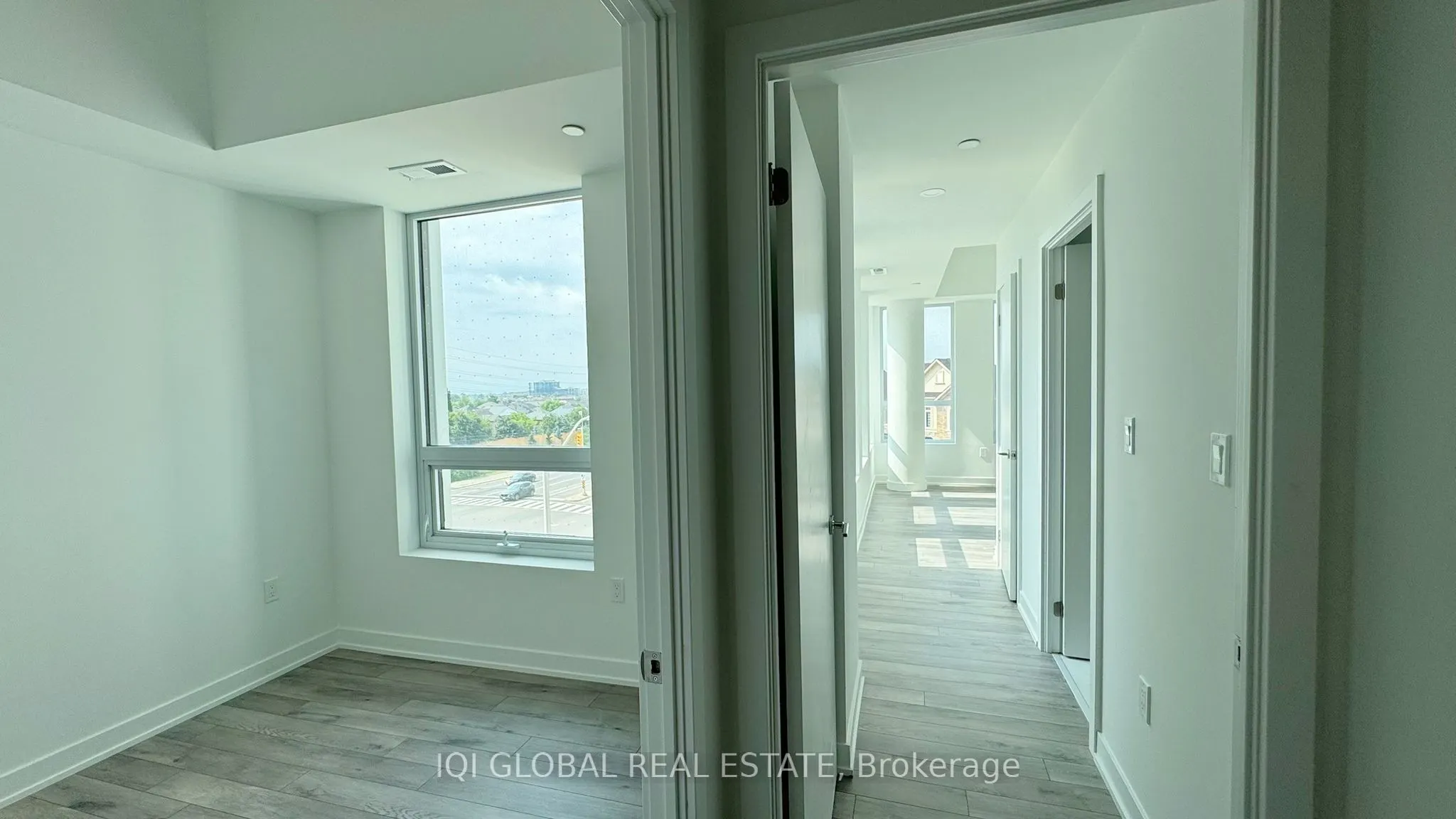 1005 Dundas Street E, #556