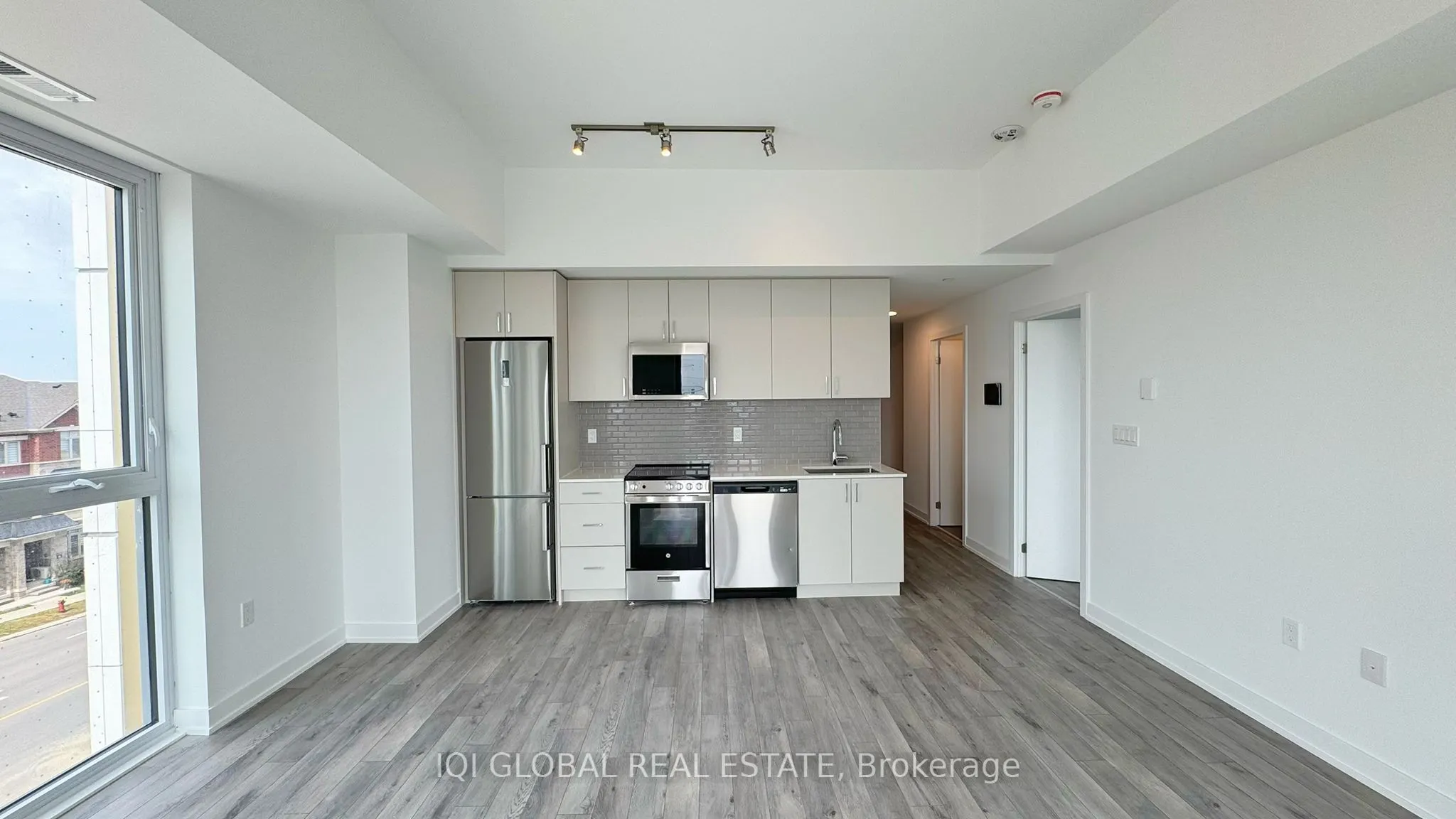 1005 Dundas Street E, #556