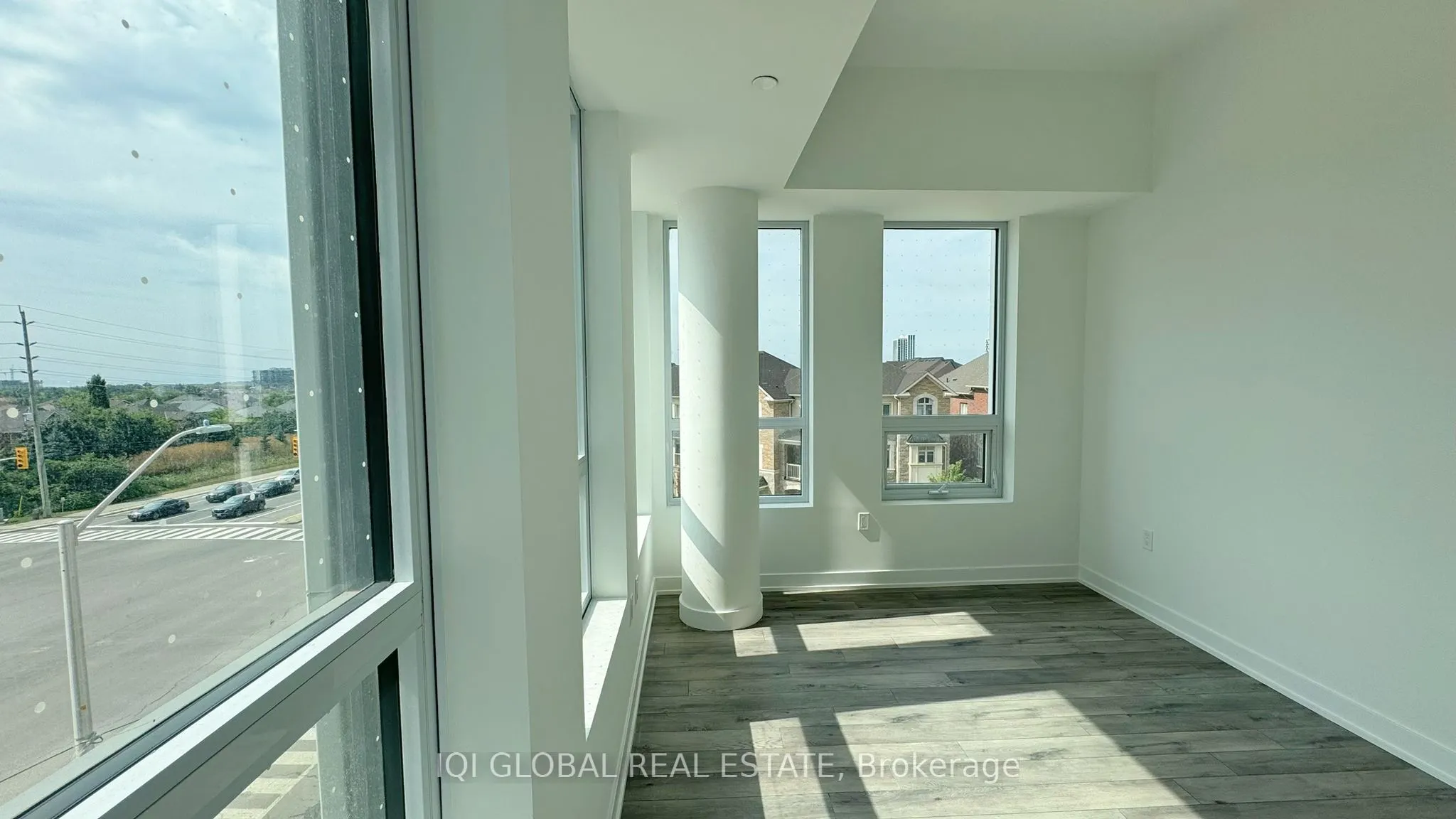 1005 Dundas Street E, #556