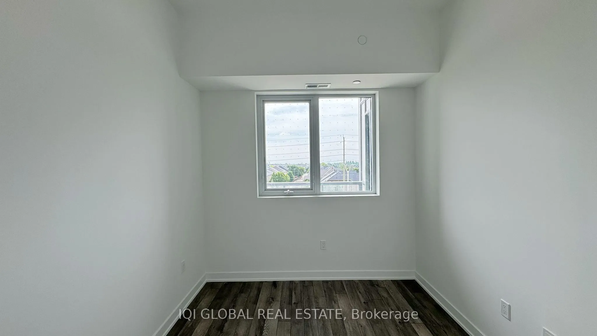 1005 Dundas Street E, #556
