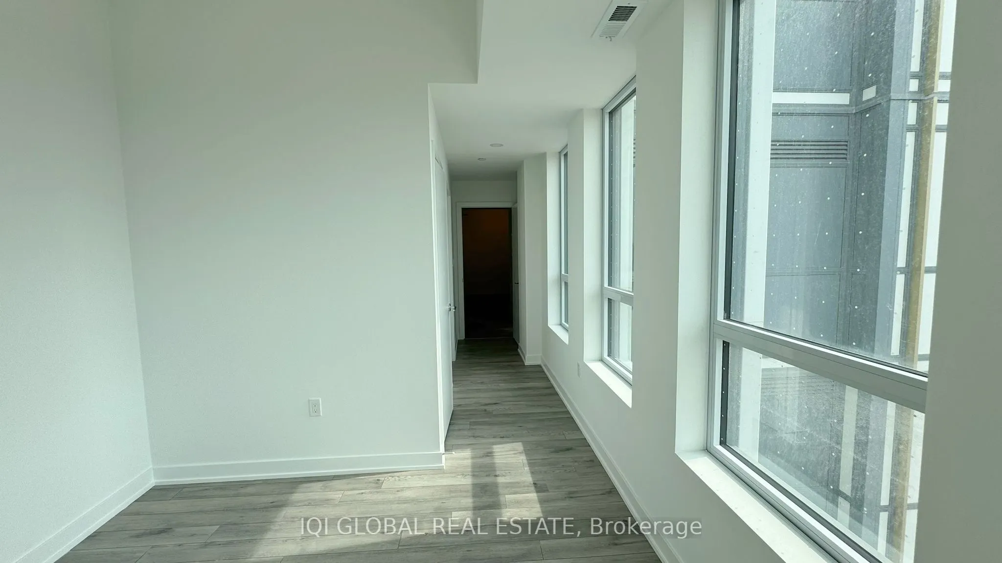 1005 Dundas Street E, #556