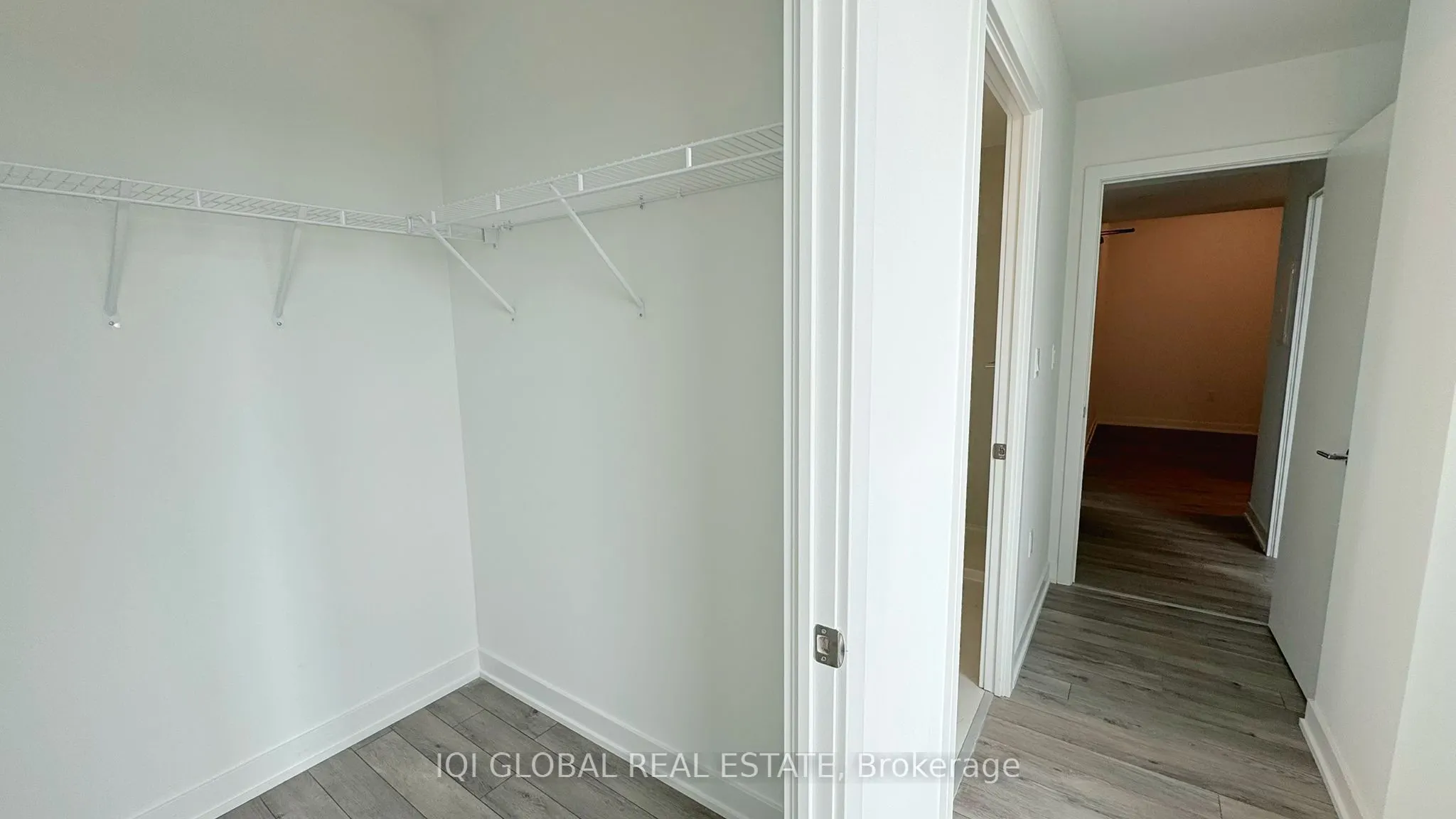 1005 Dundas Street E, #556
