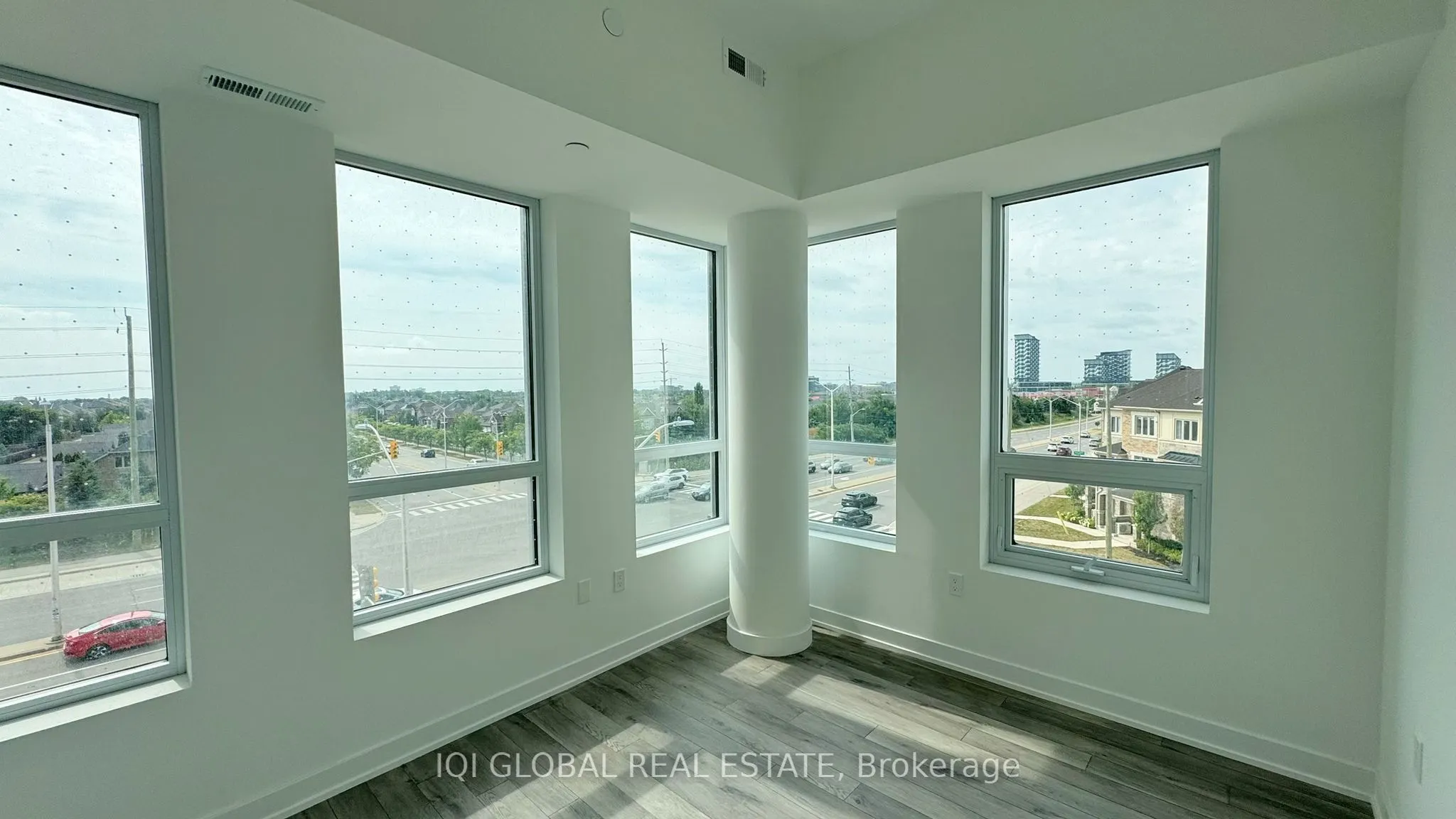 1005 Dundas Street E, #556