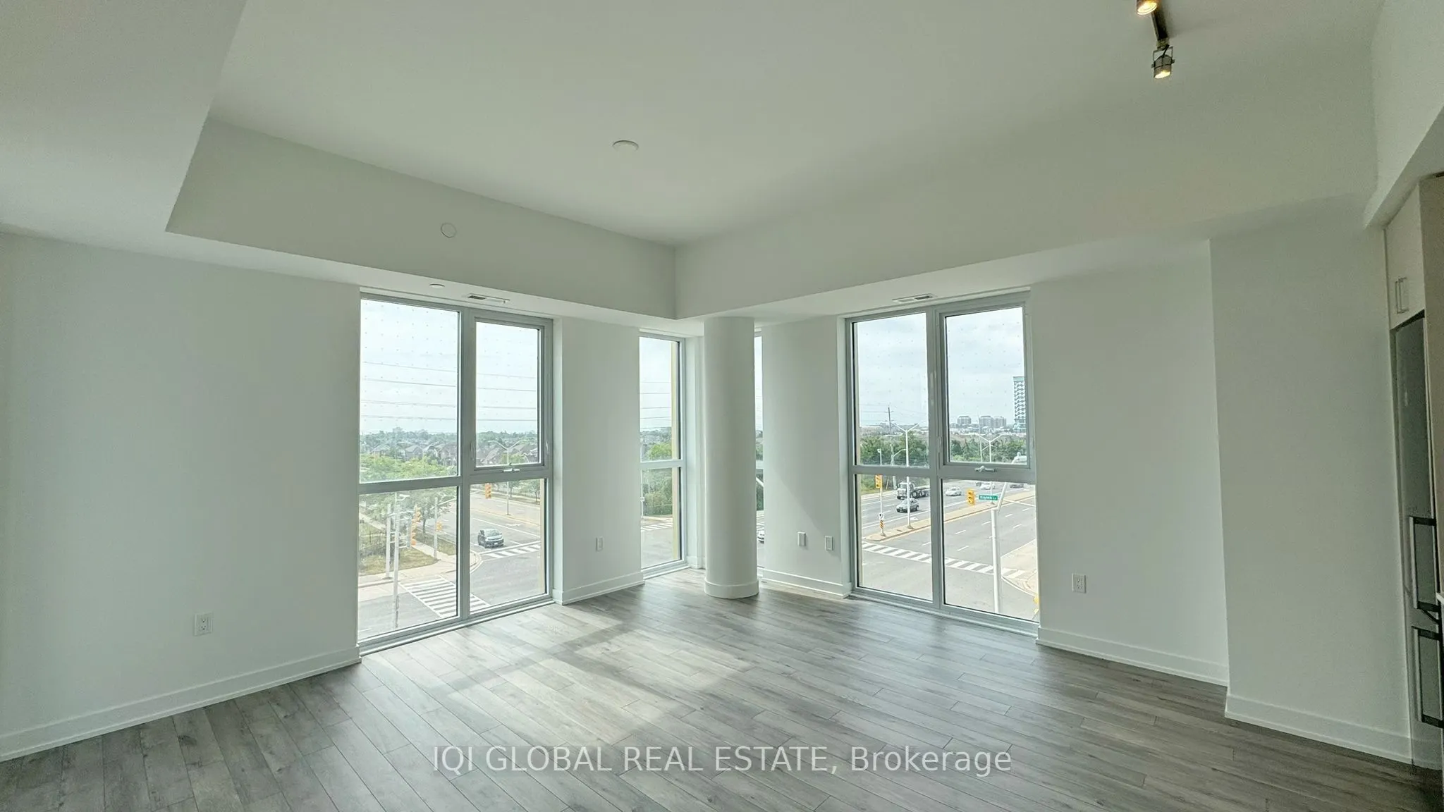 1005 Dundas Street E, #556