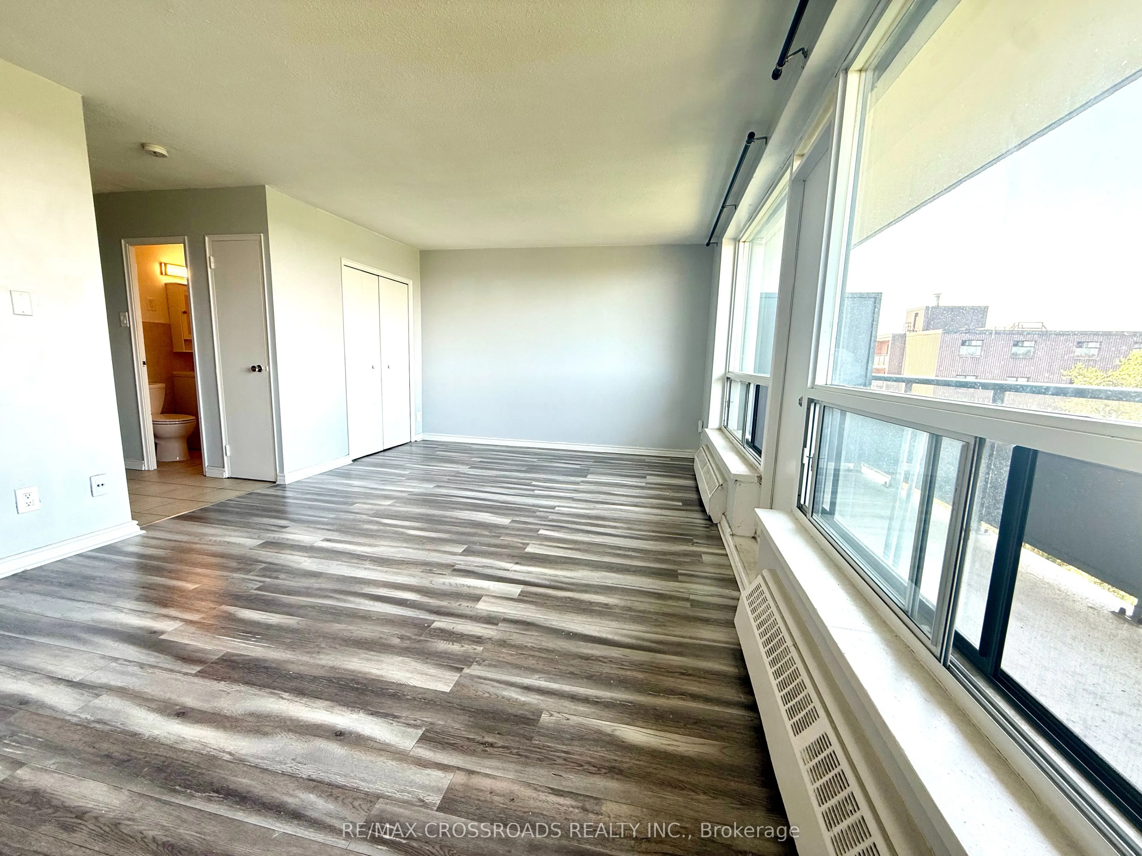 363 Lakeshore Road E, #705