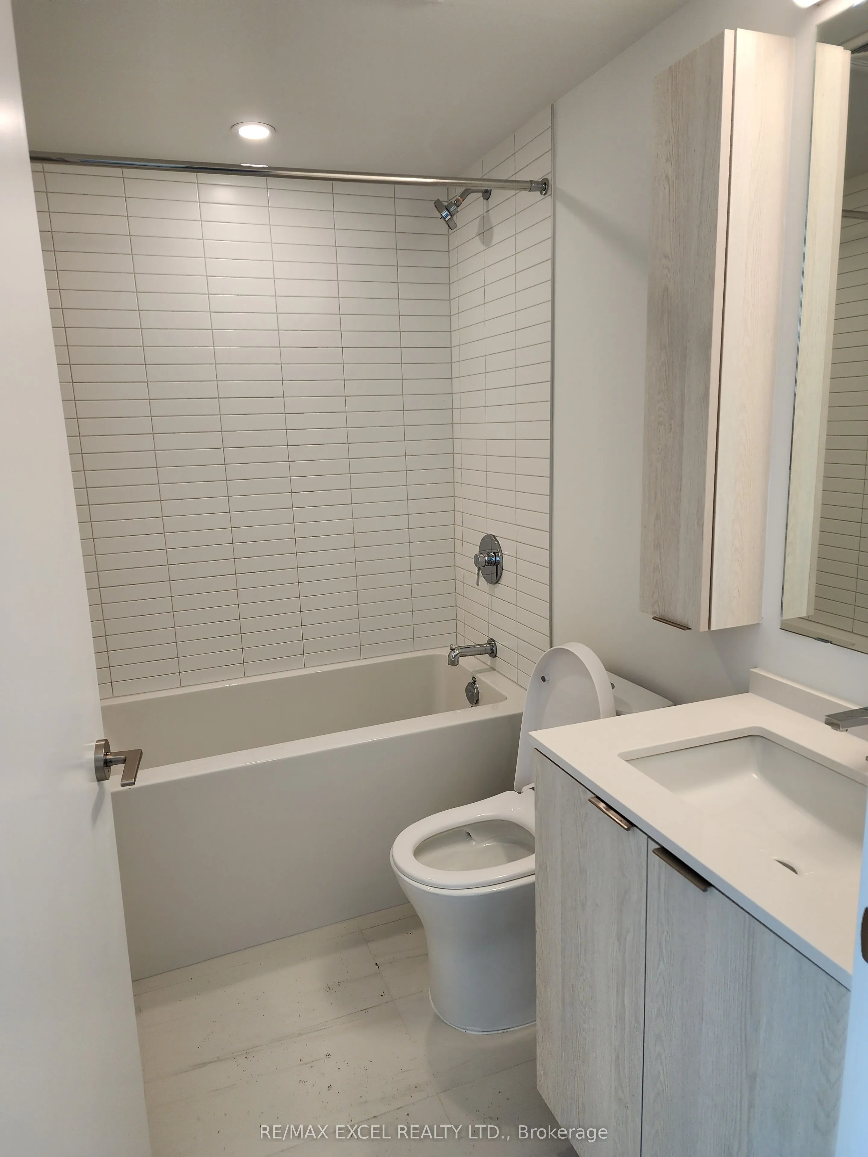 3009 Novar Road, #905