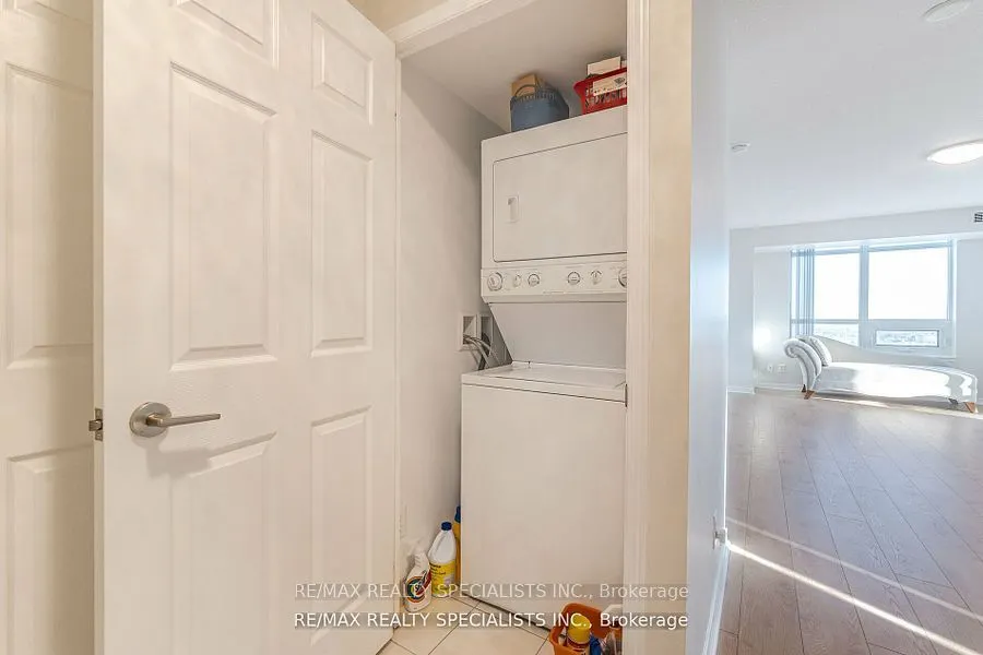 3 Michael Powers Place, #1807