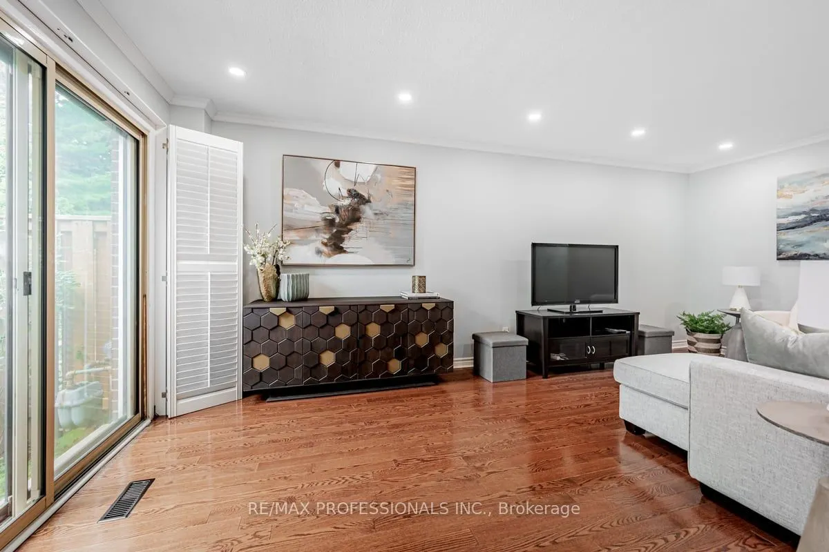 1180 Mississauga Valley Boulevard, #41