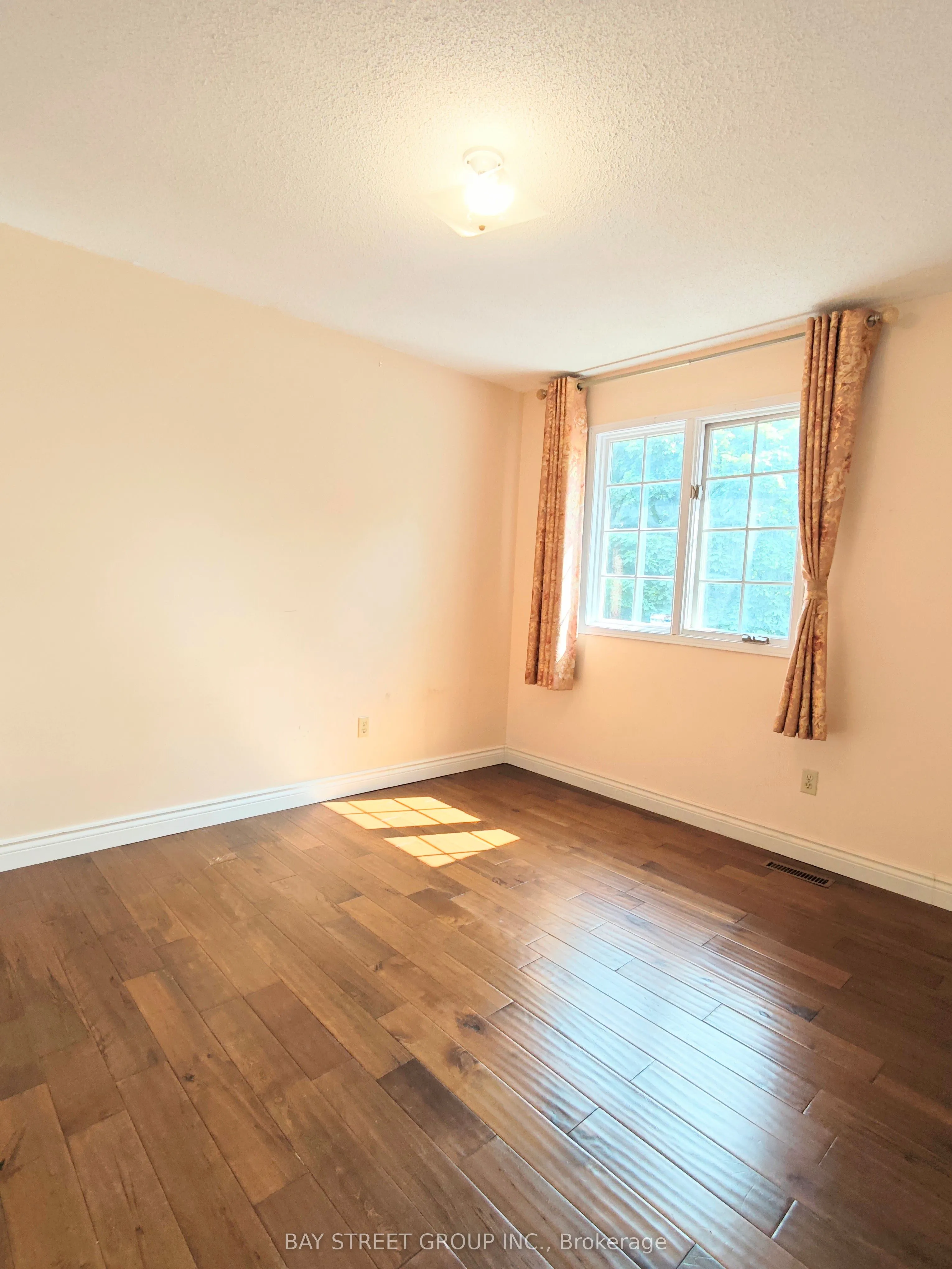 5251 Astwell Avenue, #Upper