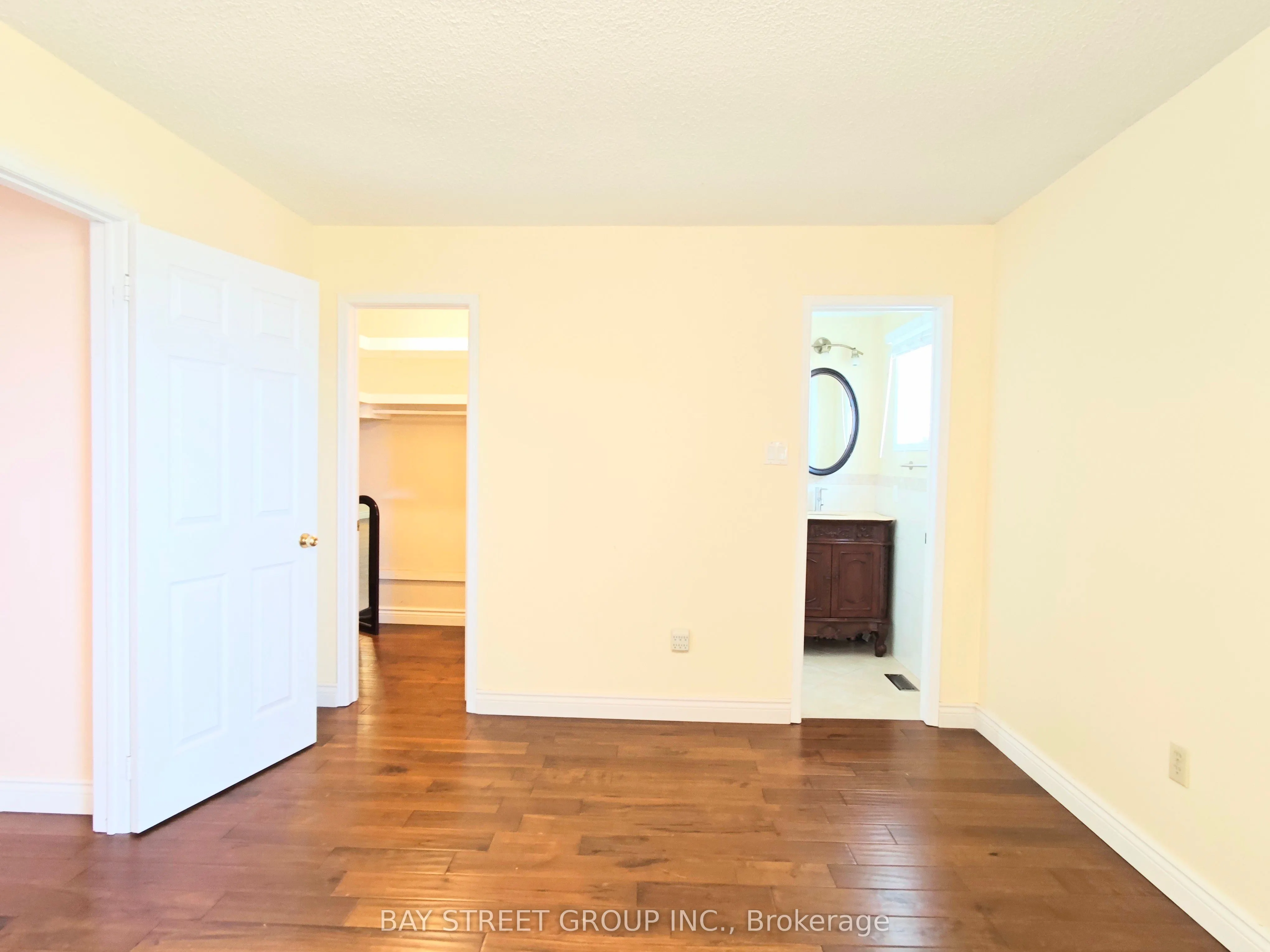 5251 Astwell Avenue, #Upper