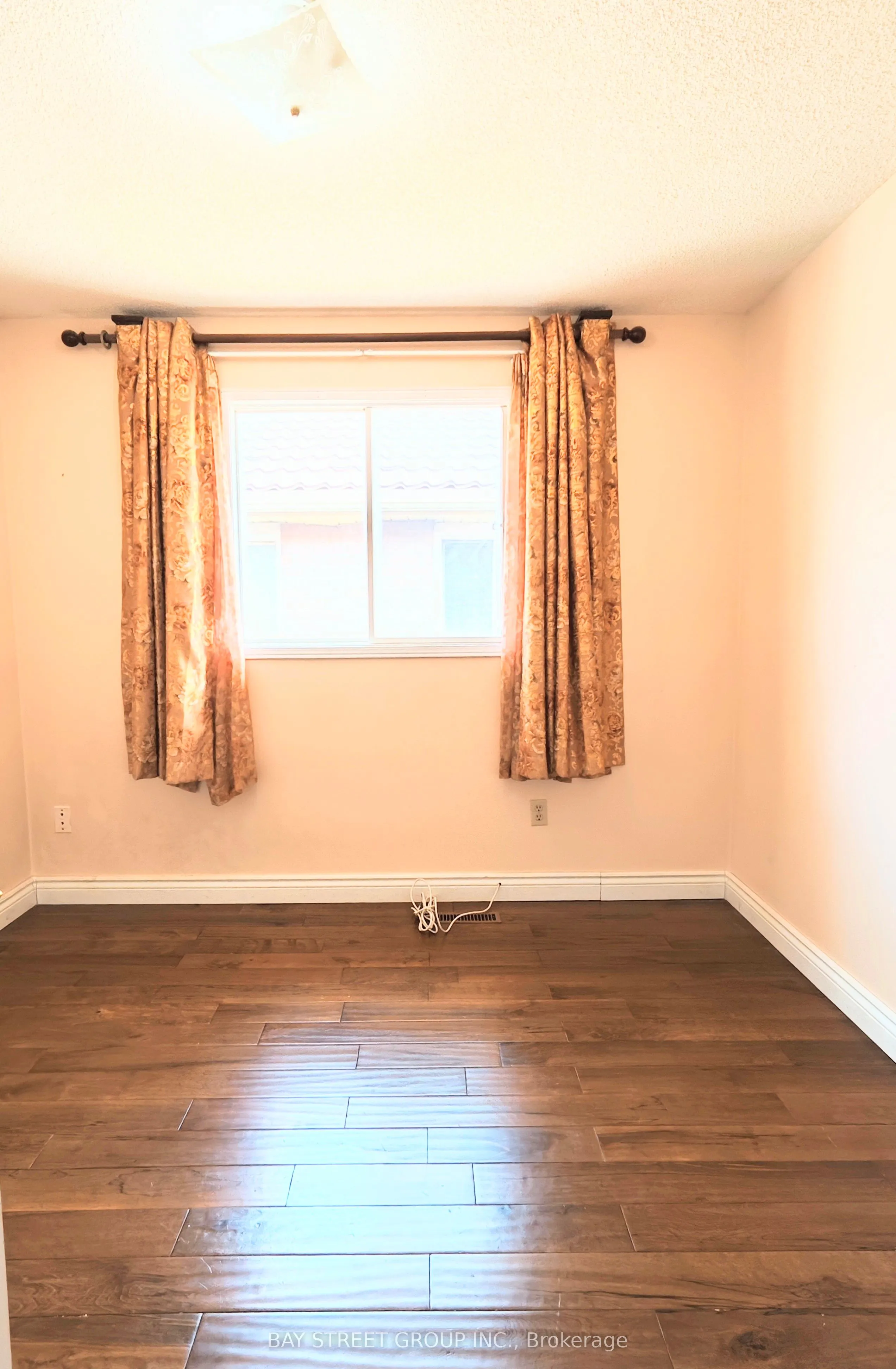 5251 Astwell Avenue, #Upper