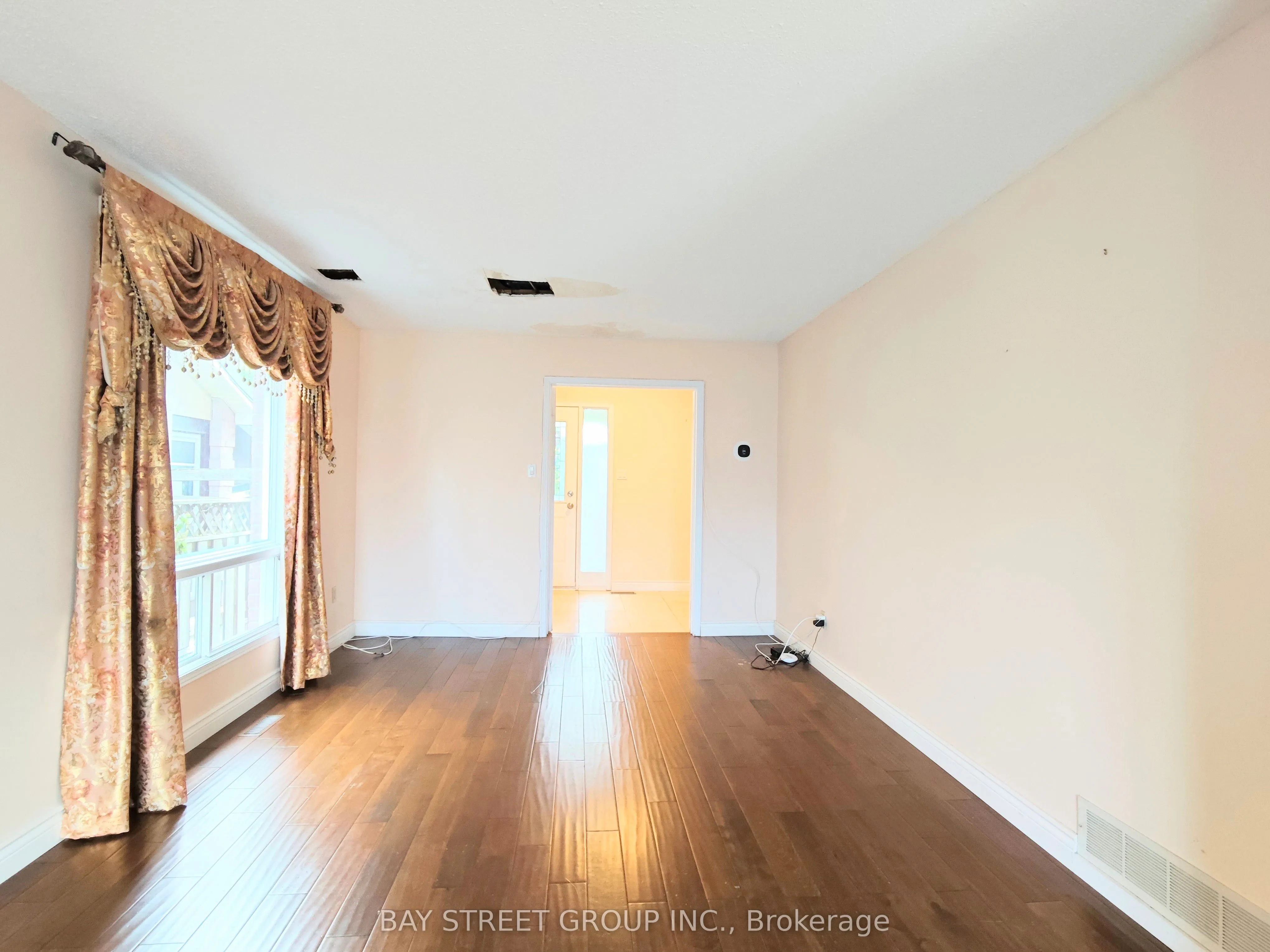 5251 Astwell Avenue, #Upper