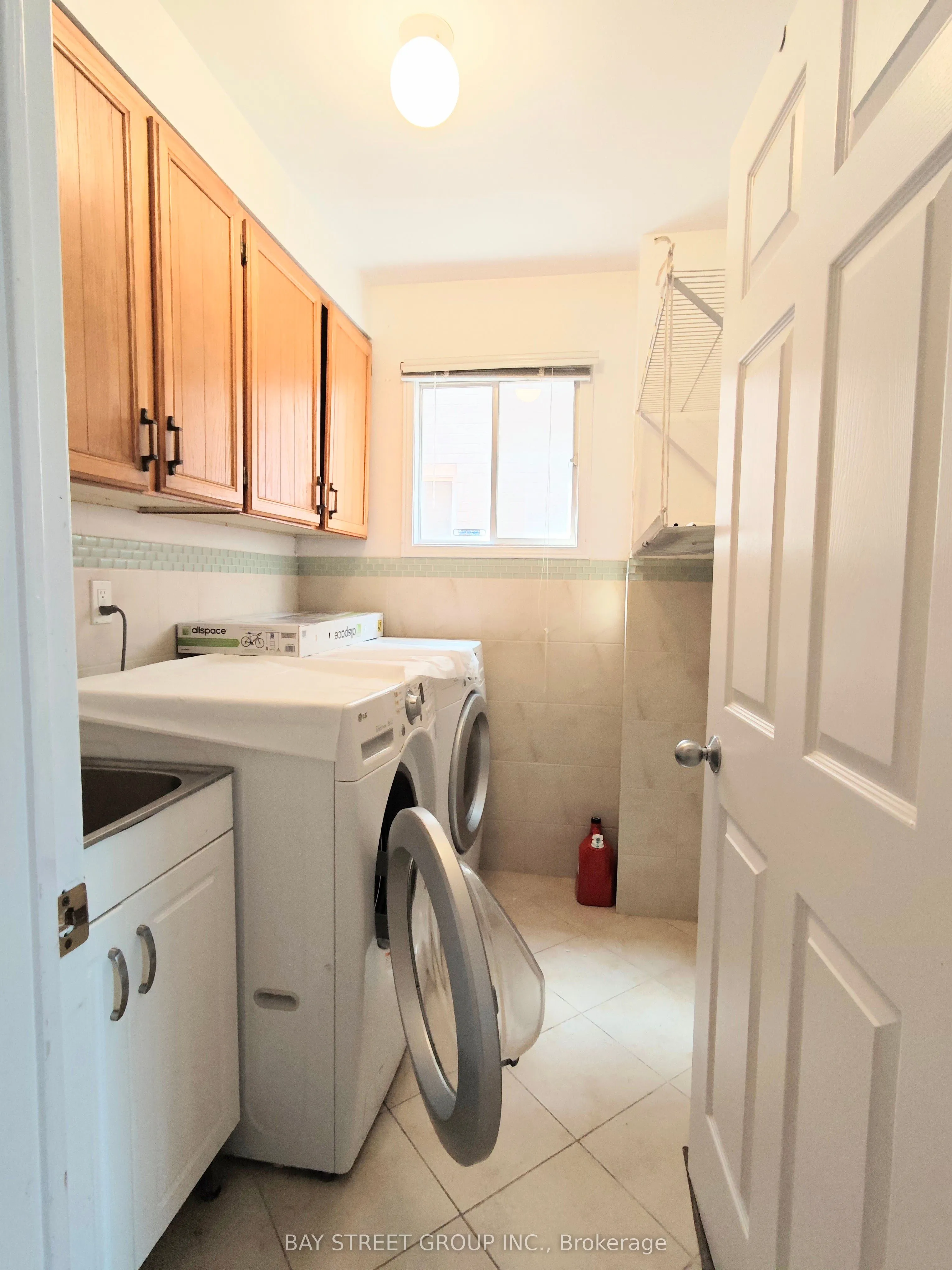 5251 Astwell Avenue, #Upper