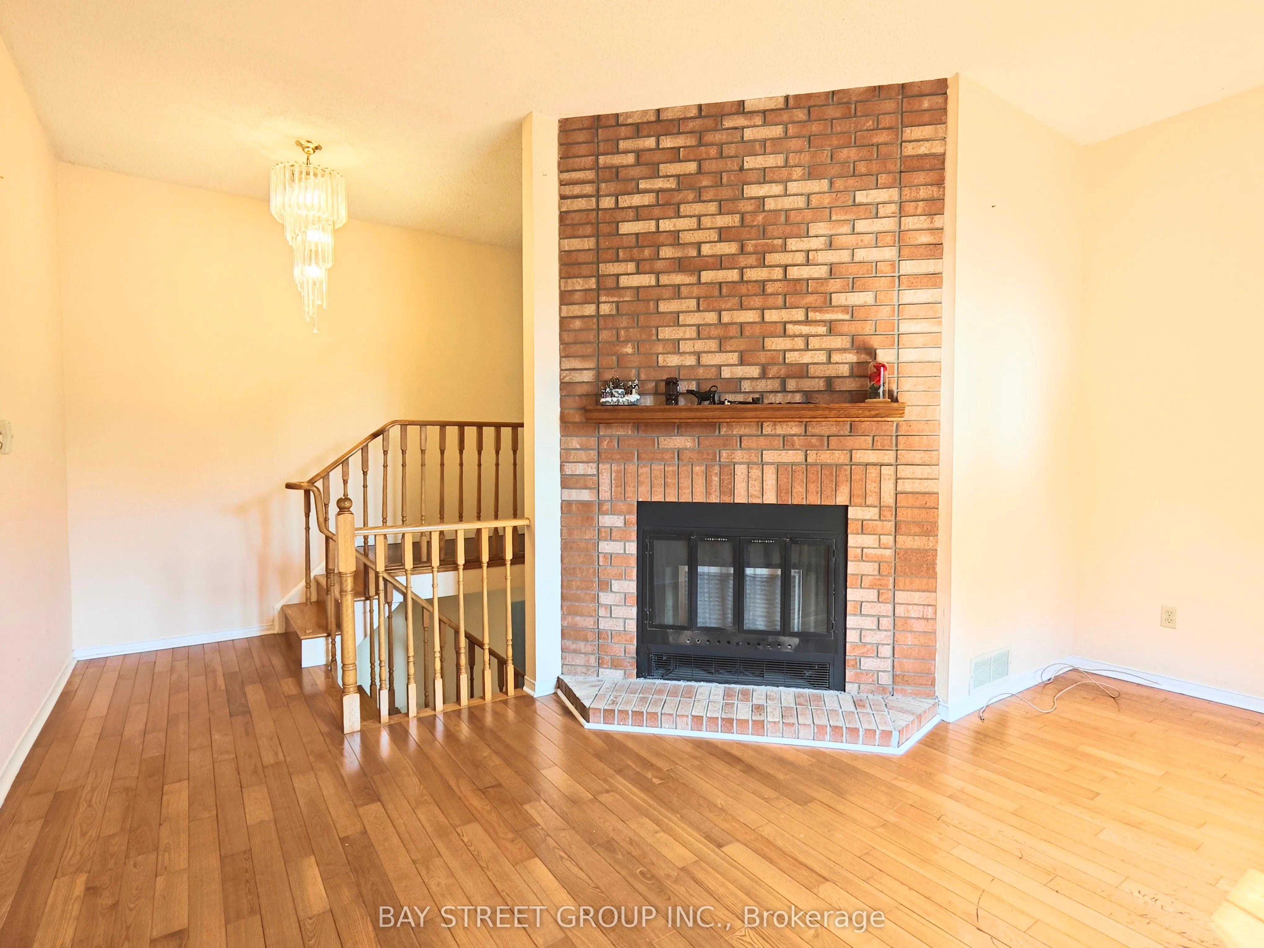 5251 Astwell Avenue, #Upper