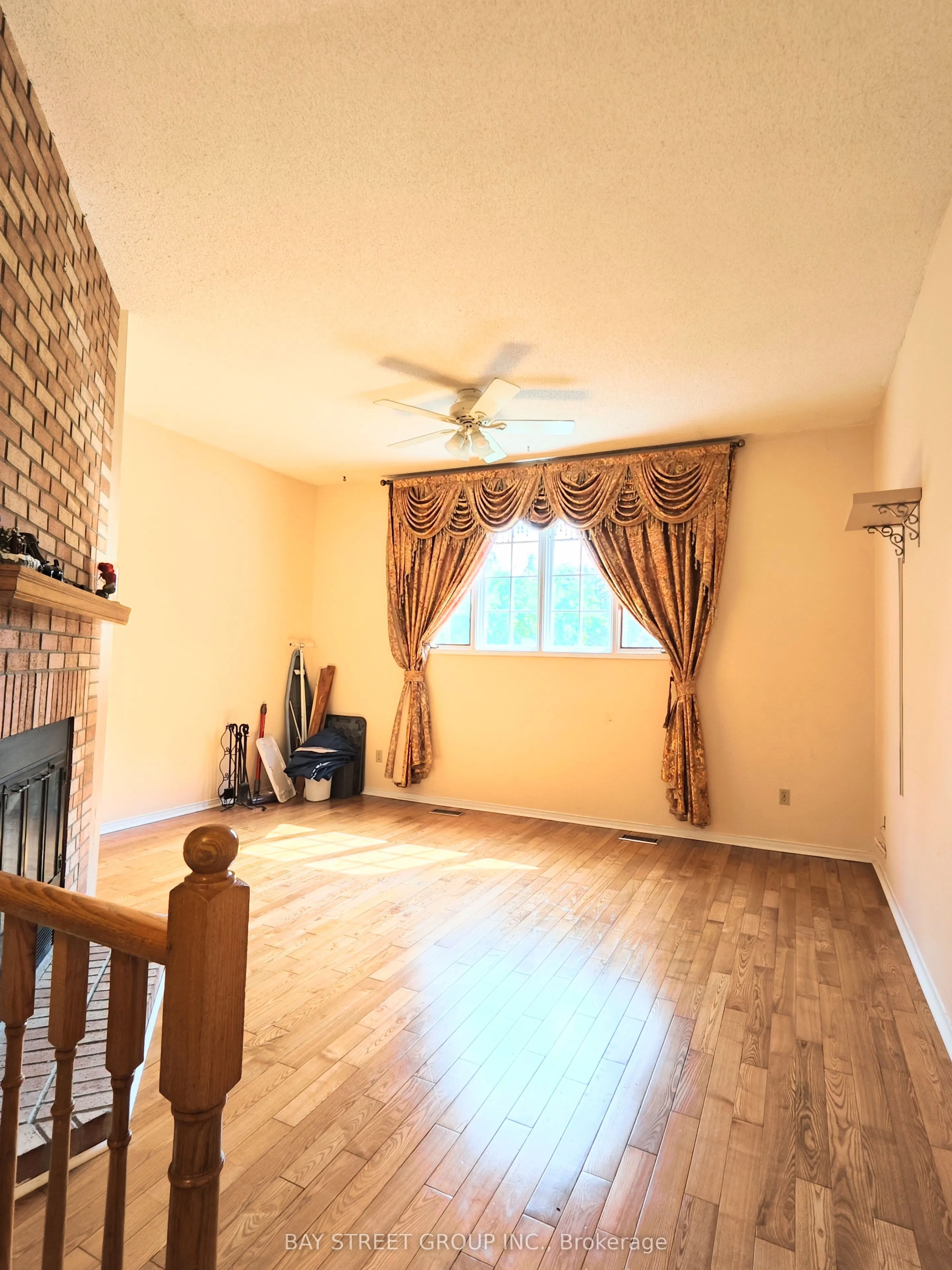 5251 Astwell Avenue, #Upper