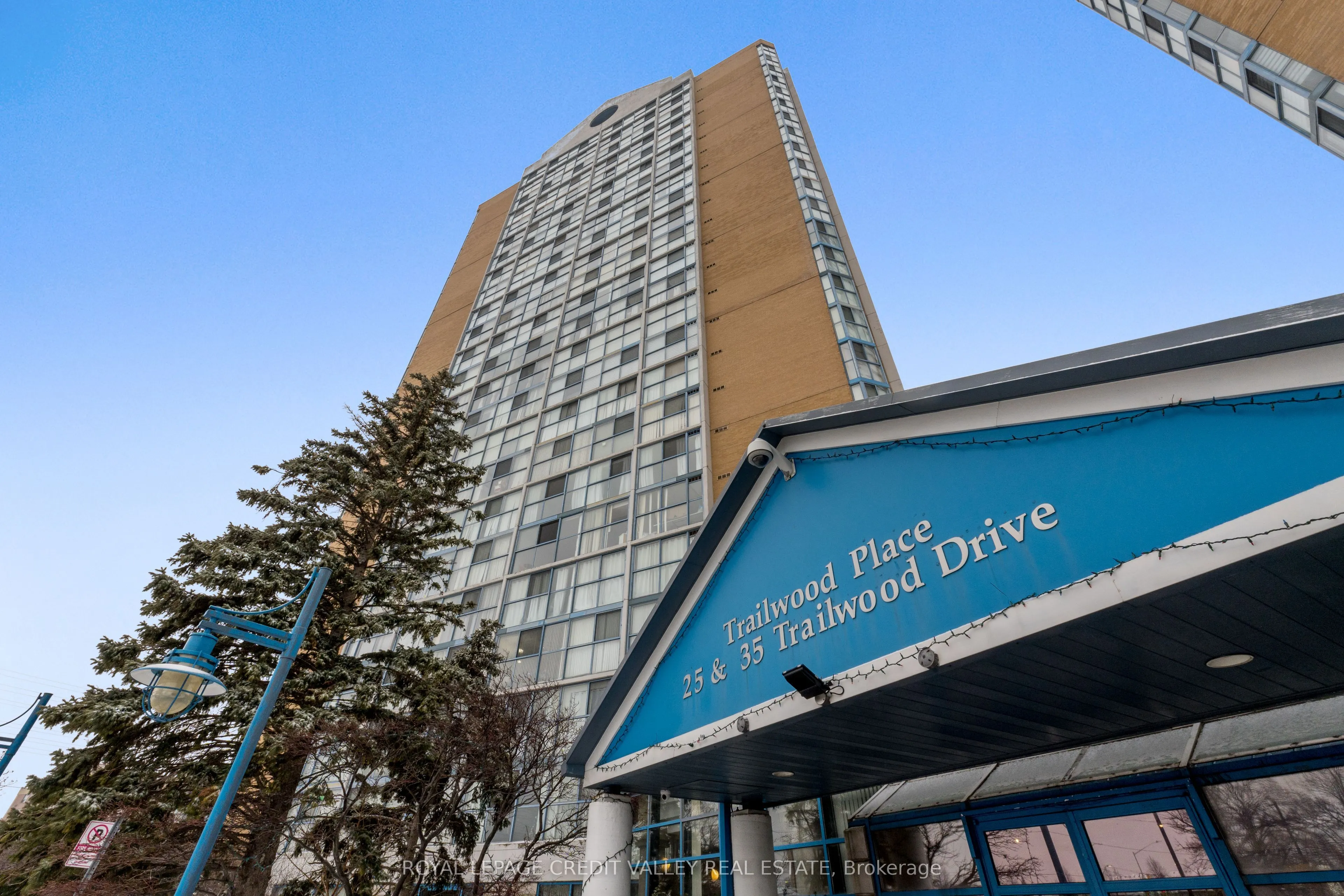 25 Trailwood Drive, #303
