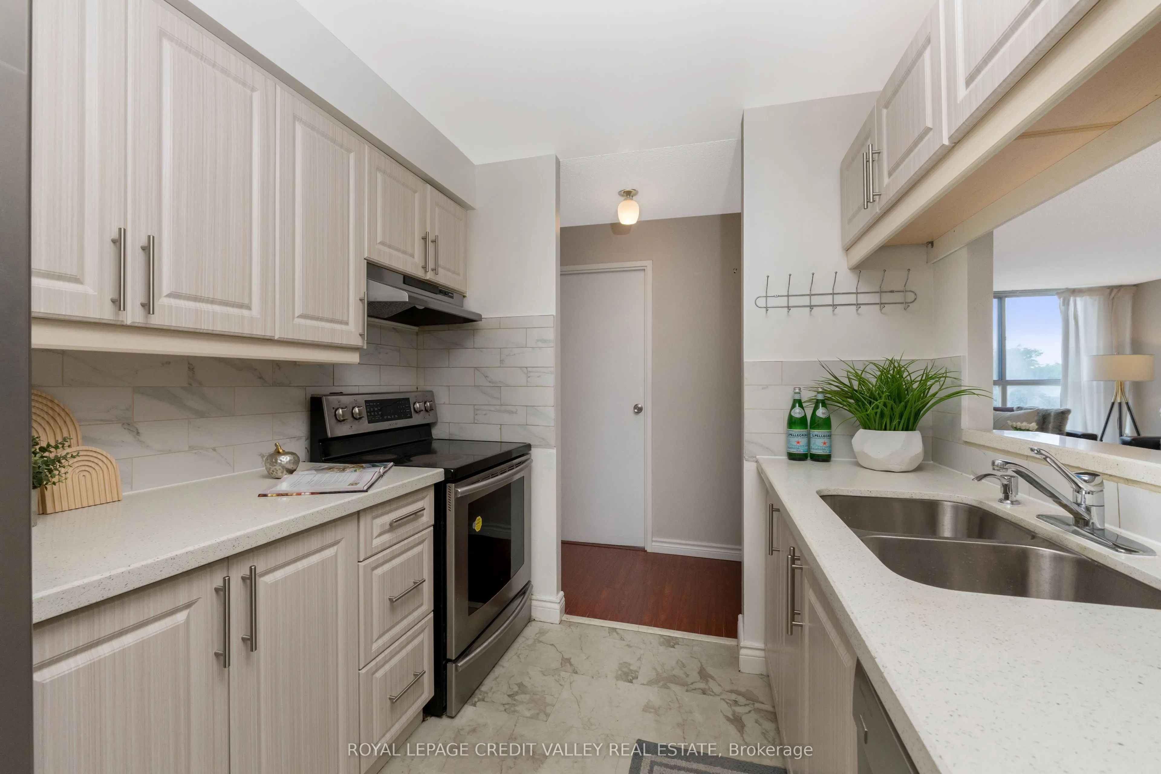 25 Trailwood Drive, #303