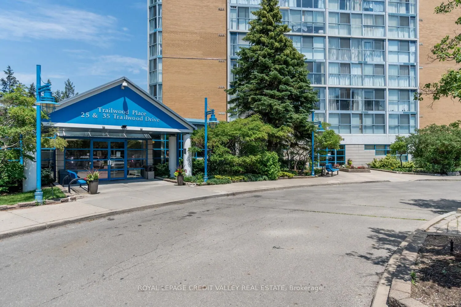 25 Trailwood Drive, #303