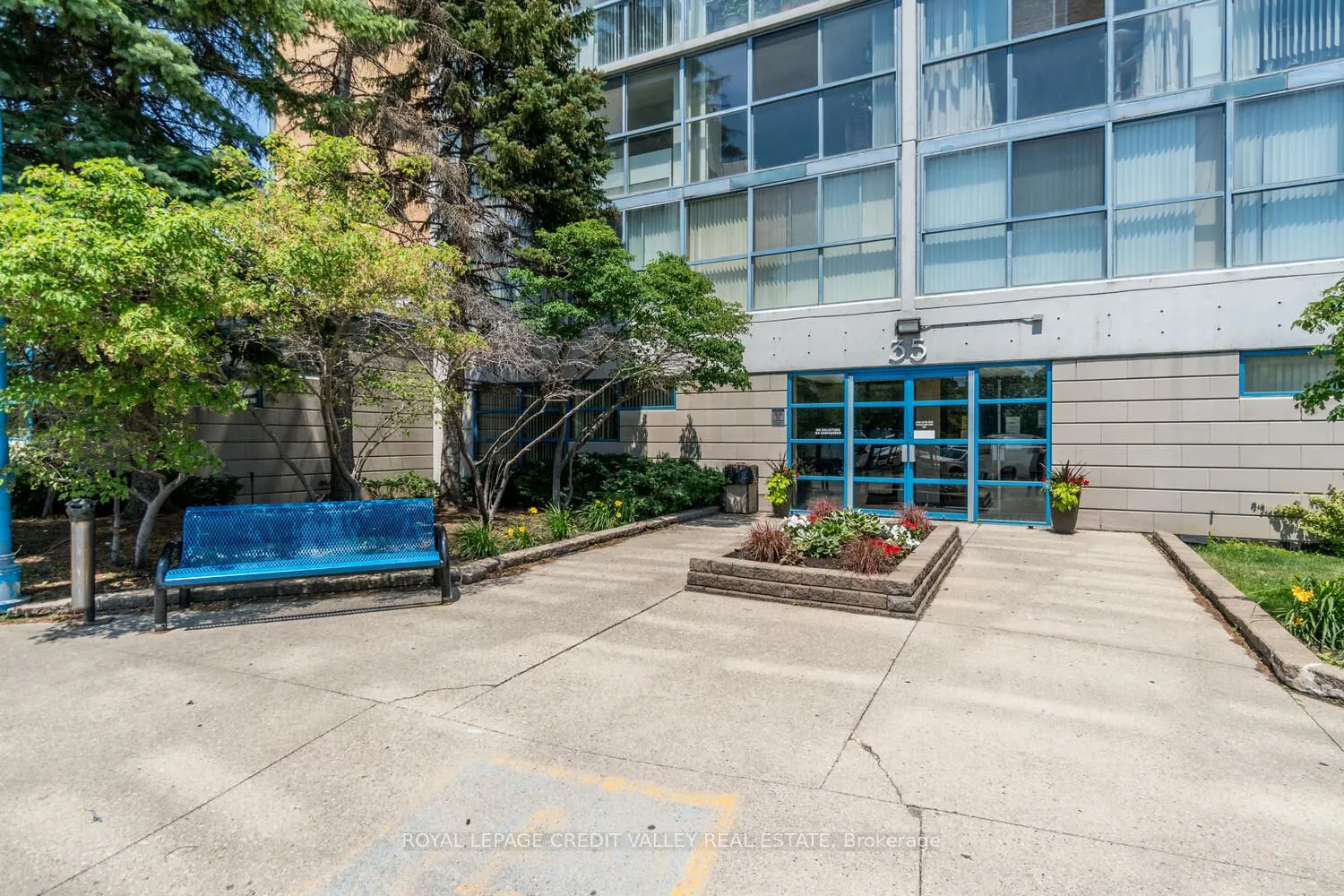 25 Trailwood Drive, #303
