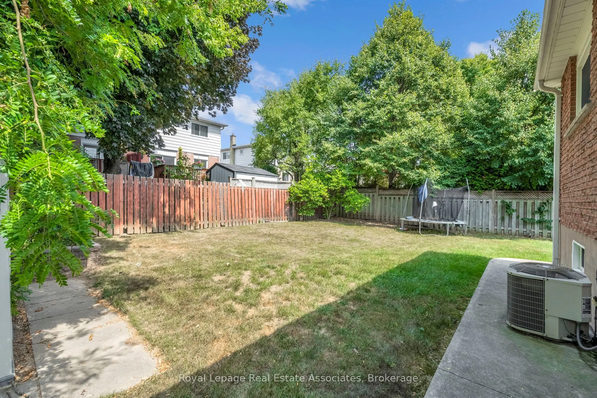 20 Baylor Crescent