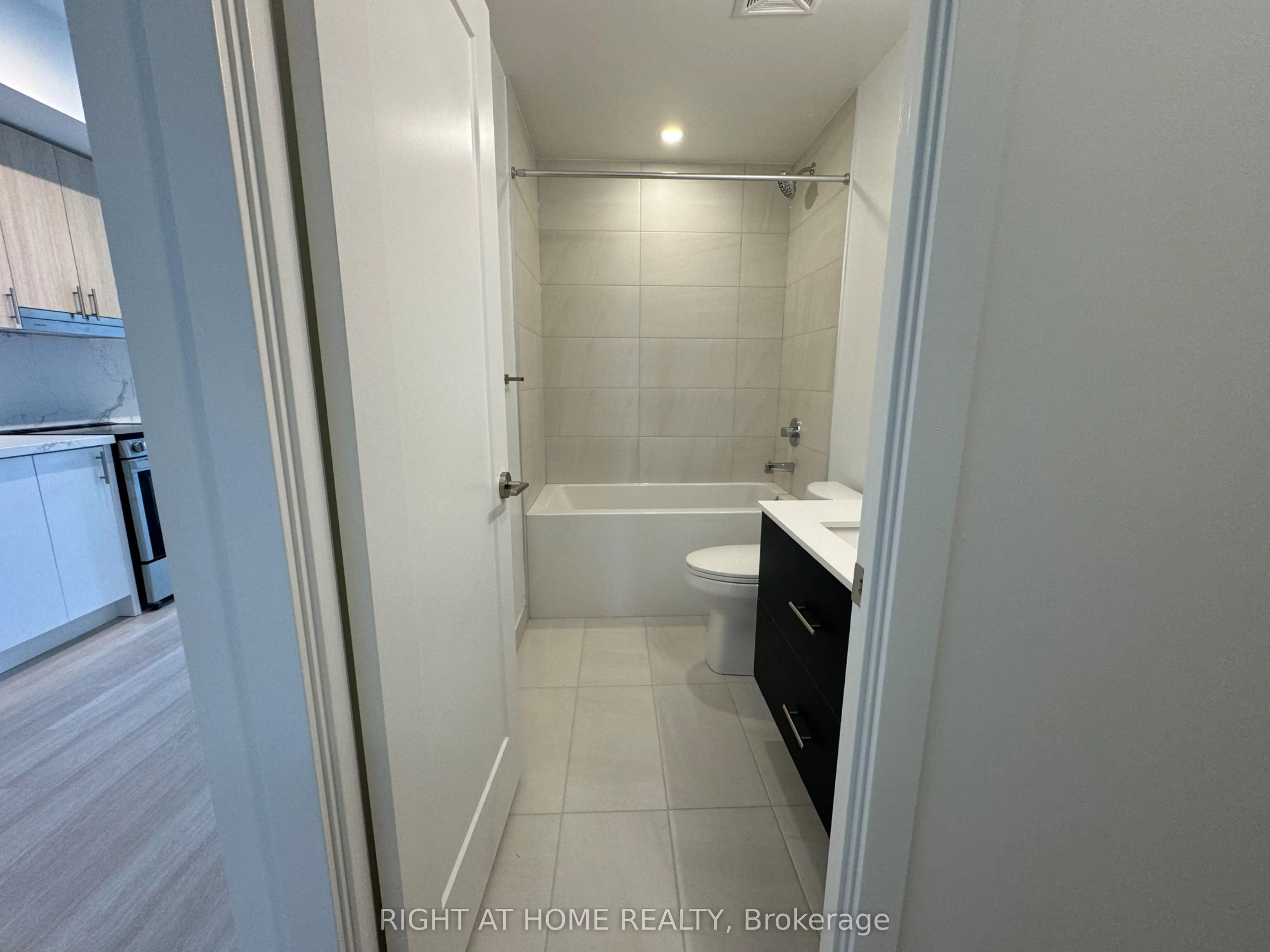5105 Hurontario Street, #2701
