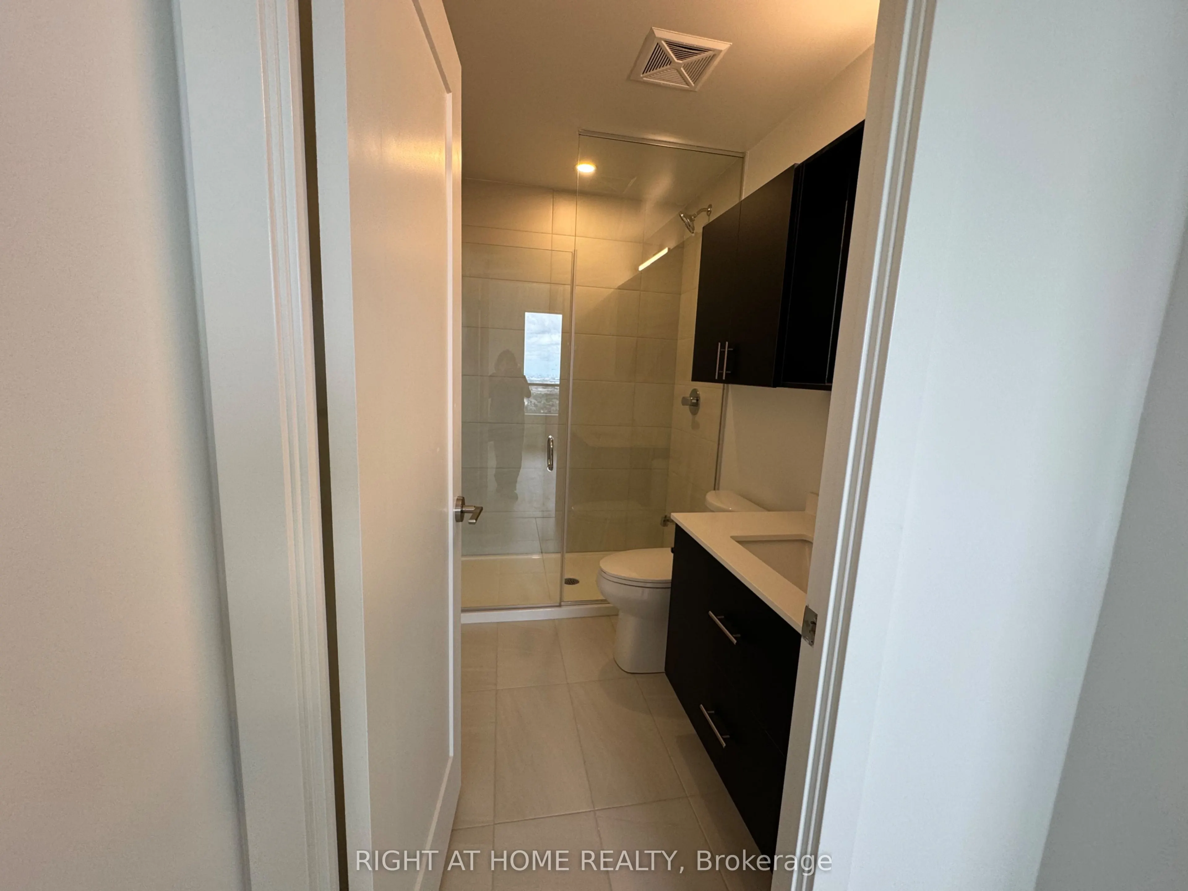5105 Hurontario Street, #2701