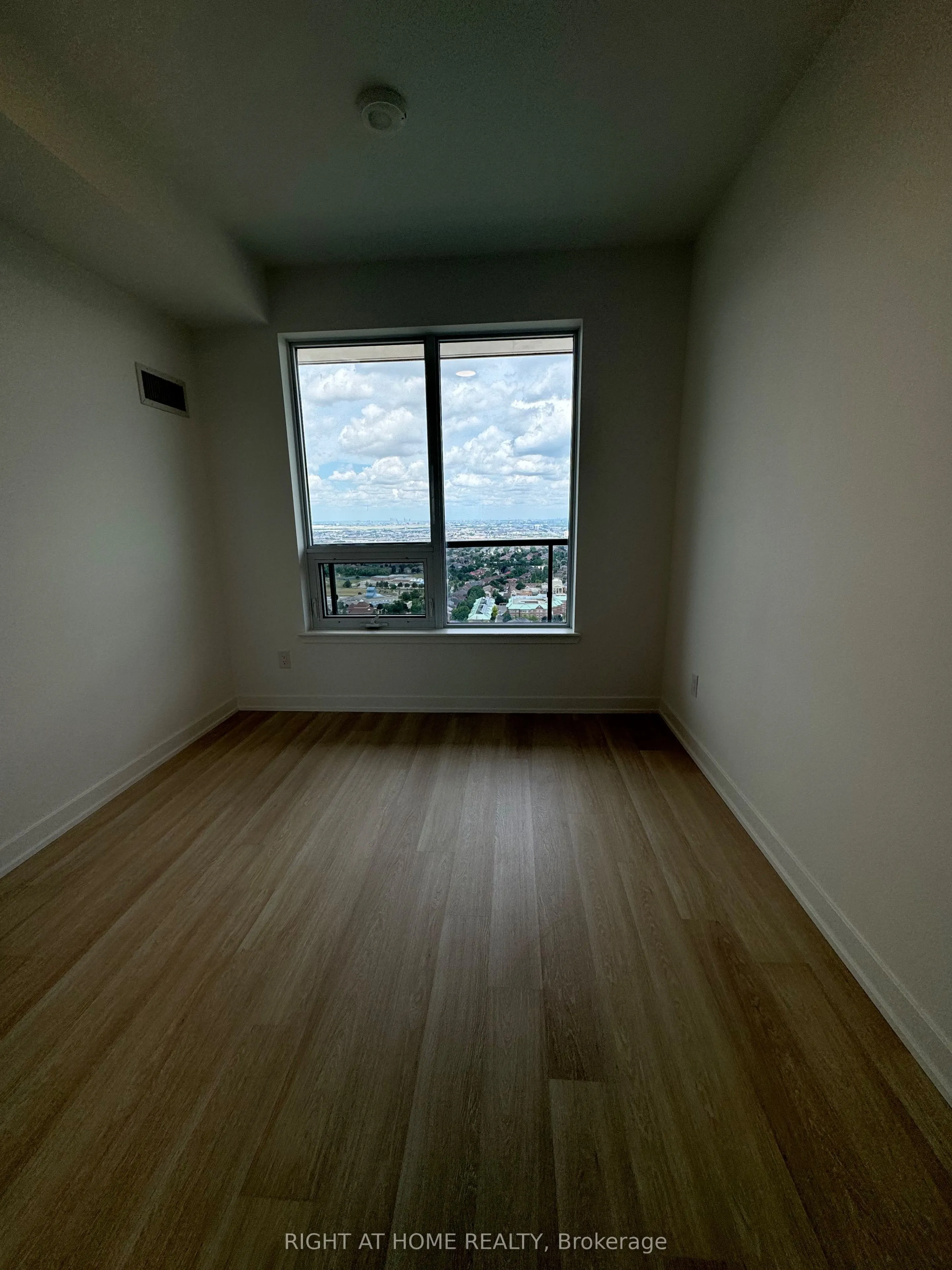 5105 Hurontario Street, #2701