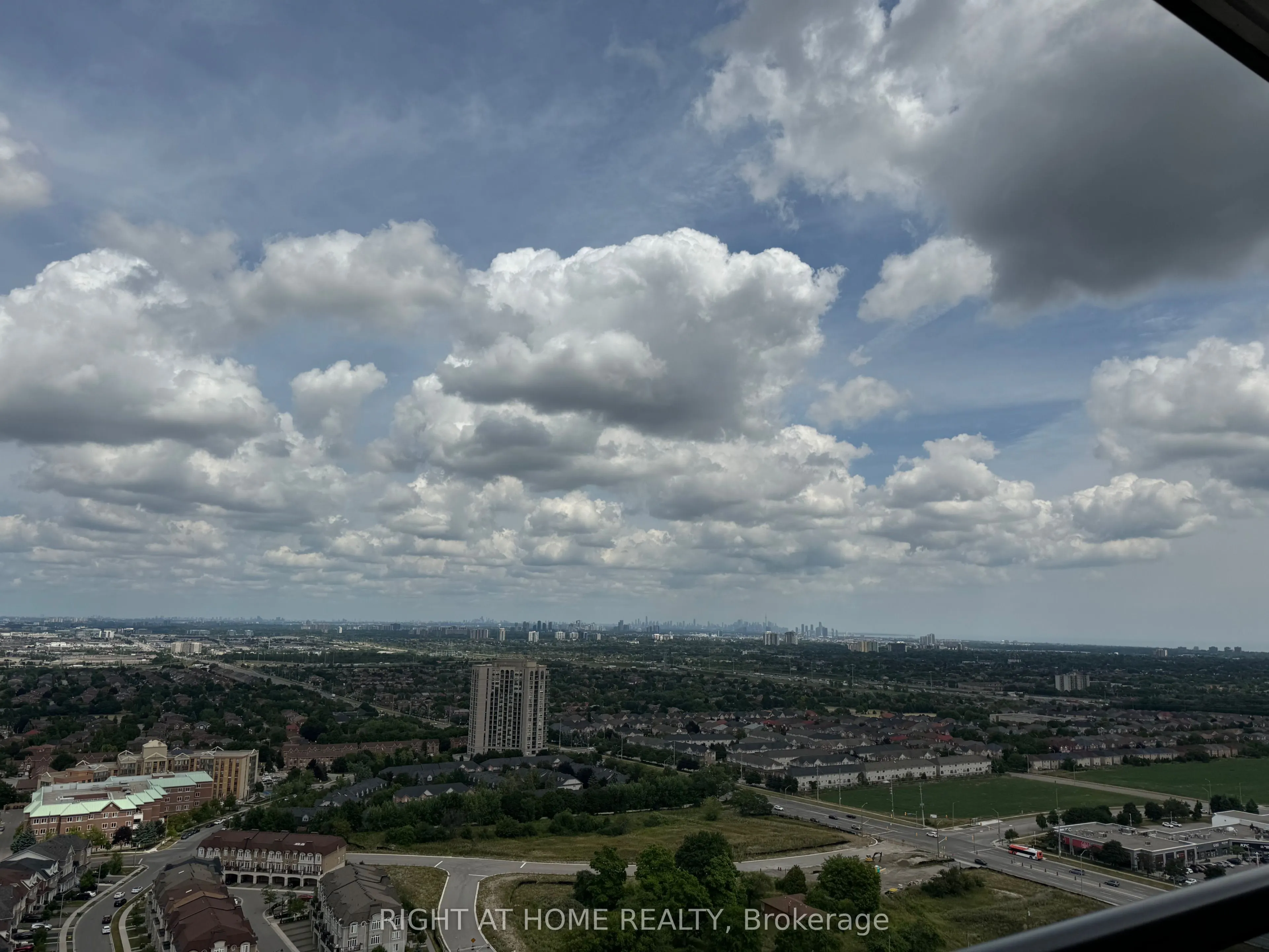 5105 Hurontario Street, #2701