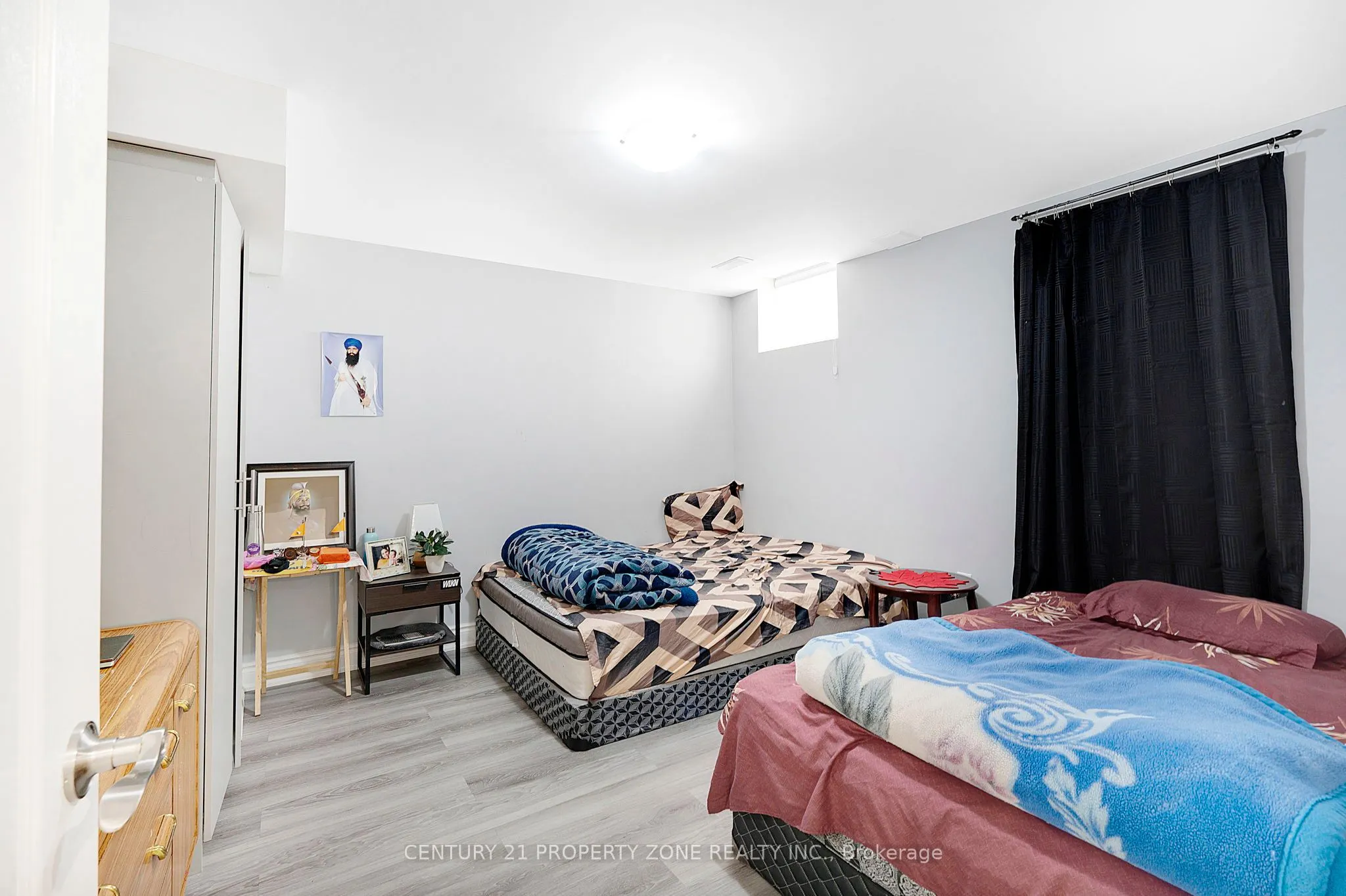 12 Ledgerock Road