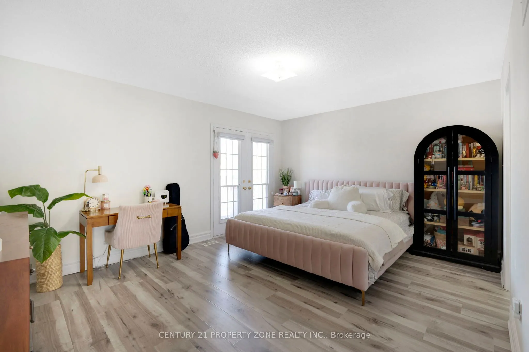 12 Ledgerock Road