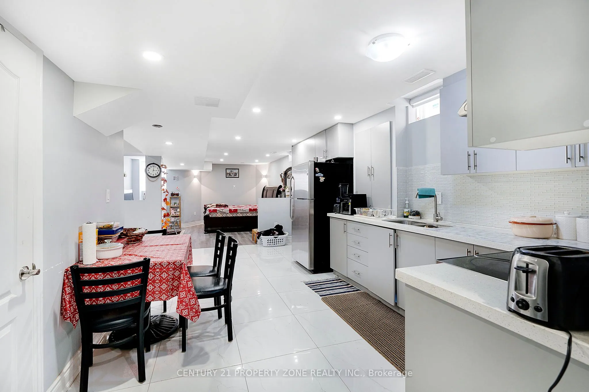 12 Ledgerock Road